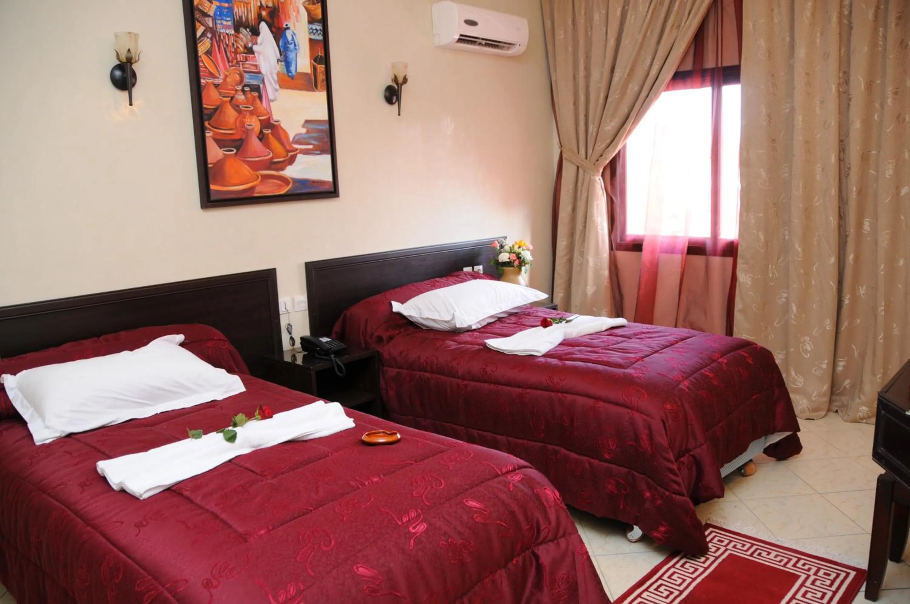 Photo of the whole room, Bed in Residence Hotel Assounfou