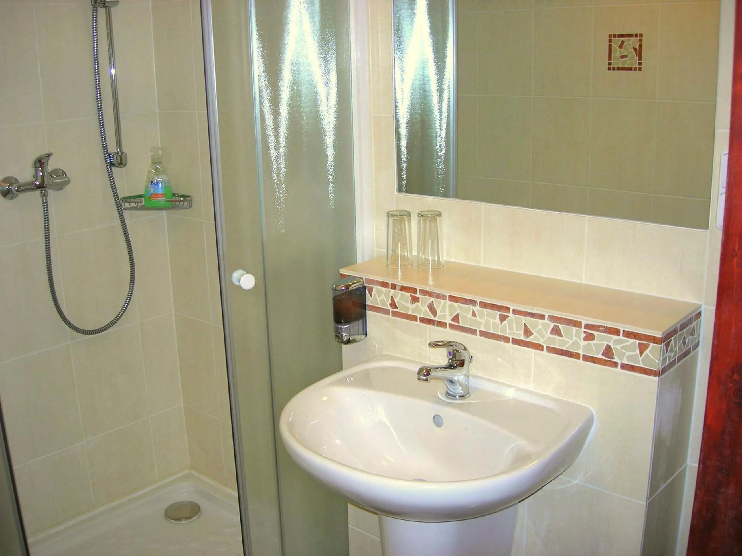 Twin Room - single occupancy in Penzion Ve Skale
