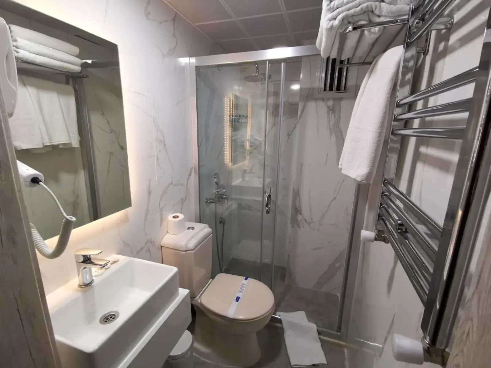 Deluxe Family Room in Temizay Hotel Deluxe Family Room in Temizay Hotel