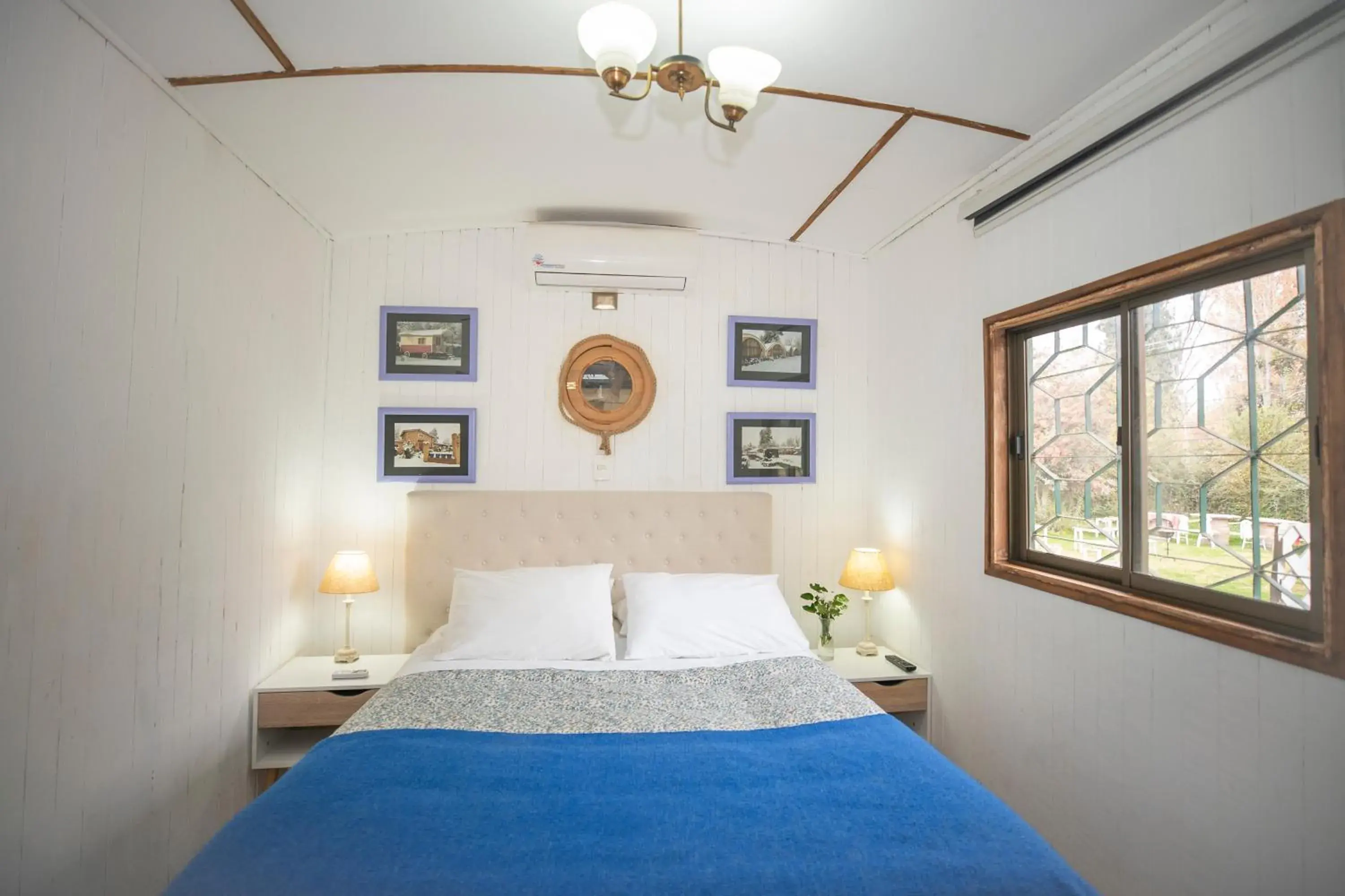 Double Room in a Truck with Jacuzzi in Hotel La Calma De Rita - Pirque Double Room in a Truck with Jacuzzi in Hotel La Calma De Rita - Pirque