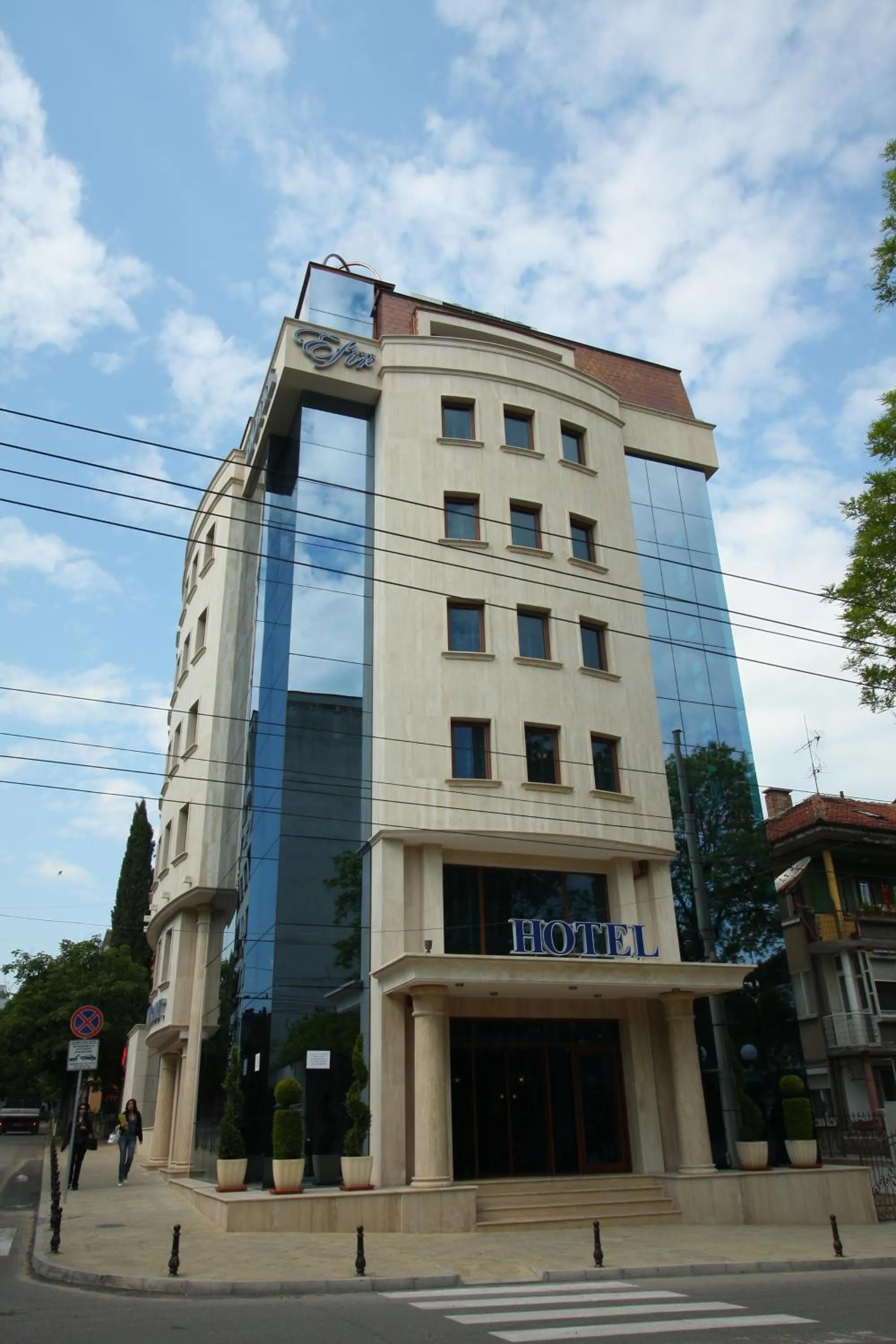 Facade/entrance in Efir