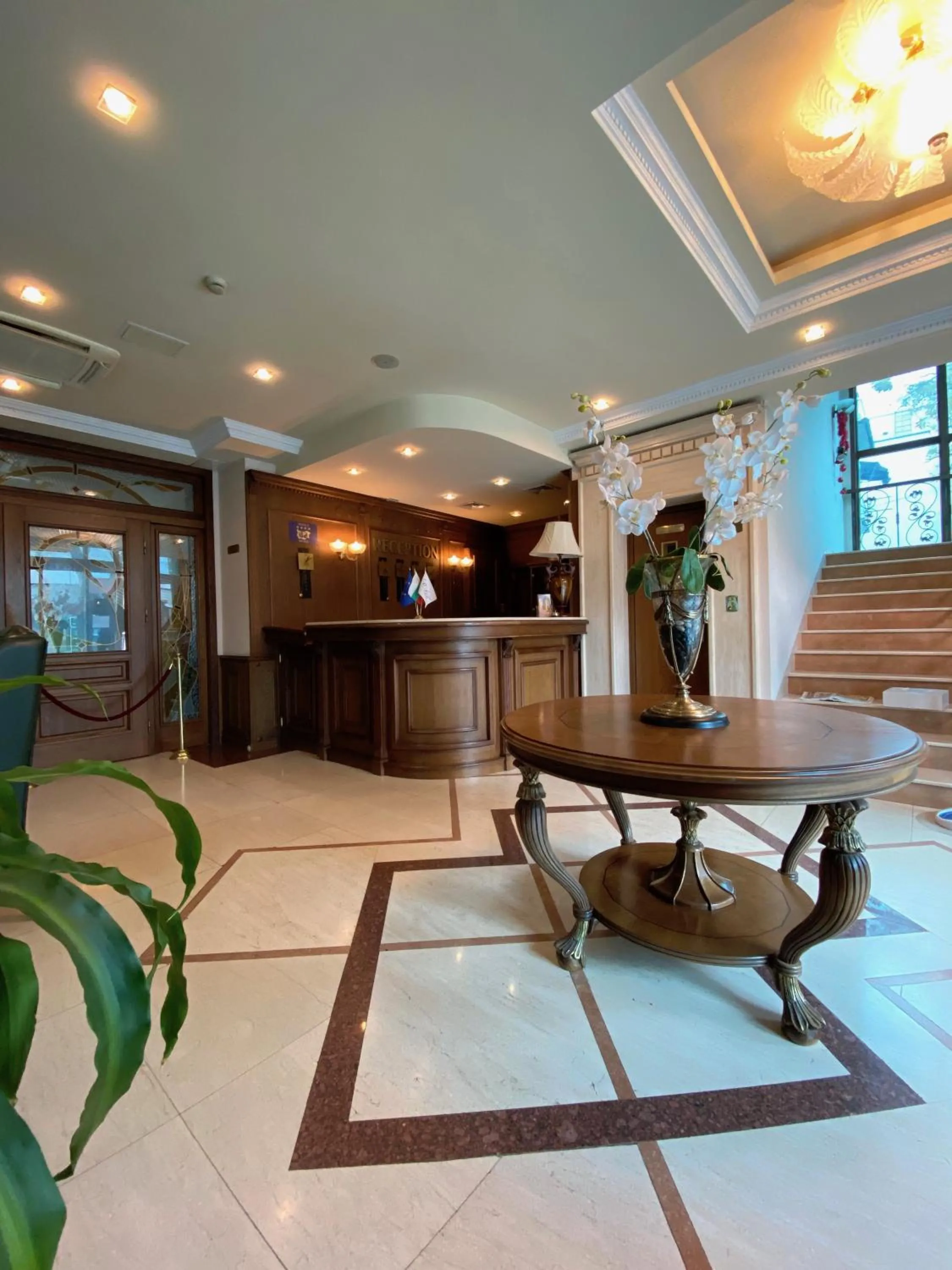 Lobby or reception in Efir