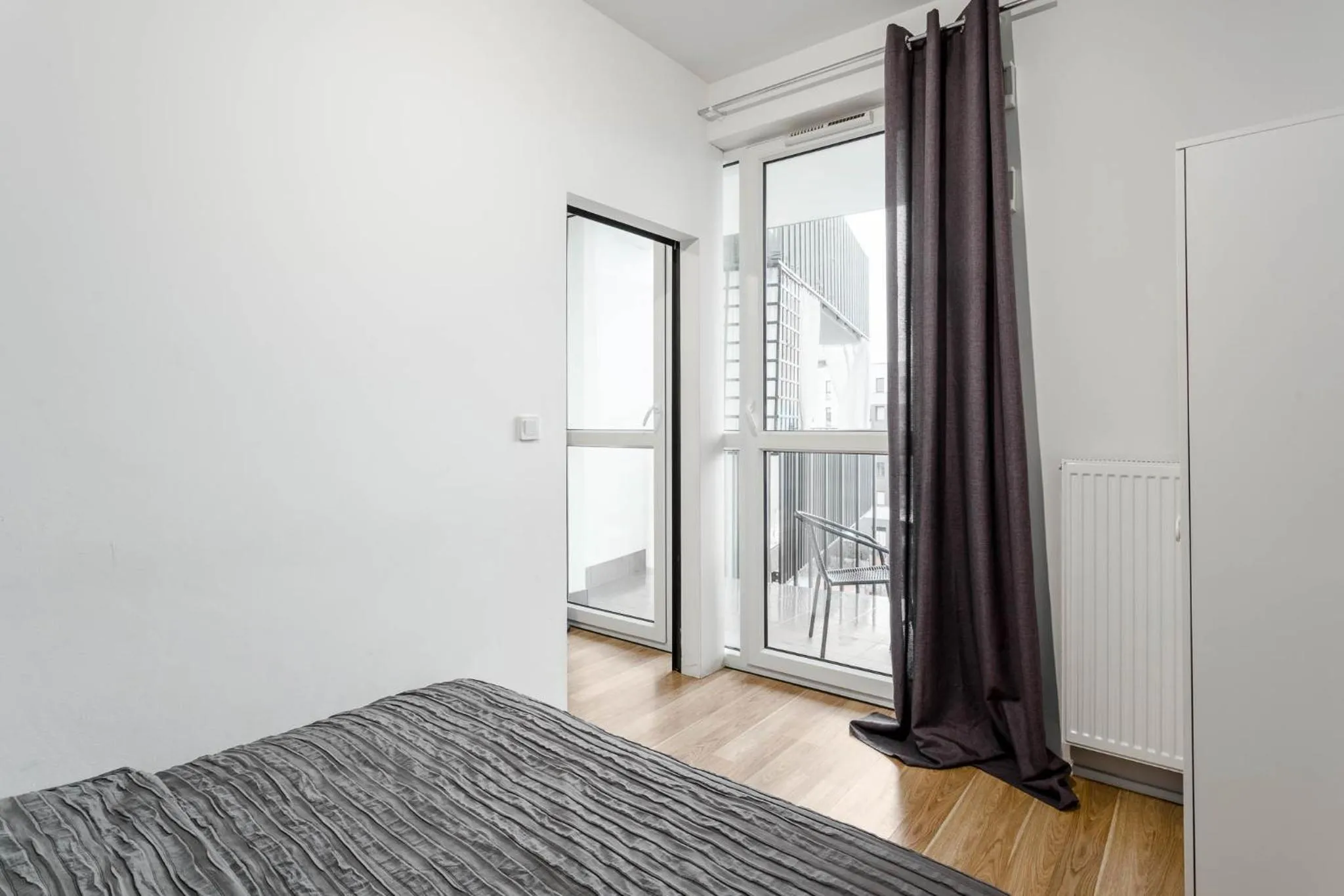 Balcony/Terrace, Bed in Chill Apartments Airport Apartments