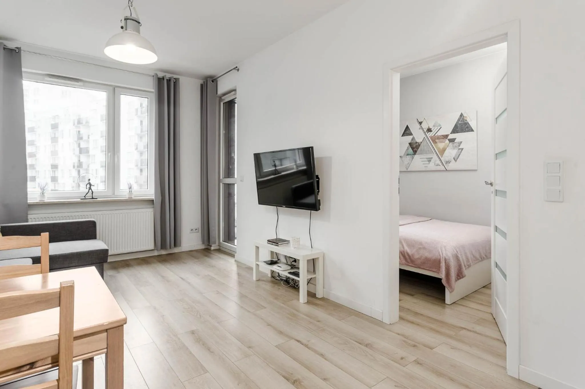 TV and multimedia, Bed in Chill Apartments Airport Apartments