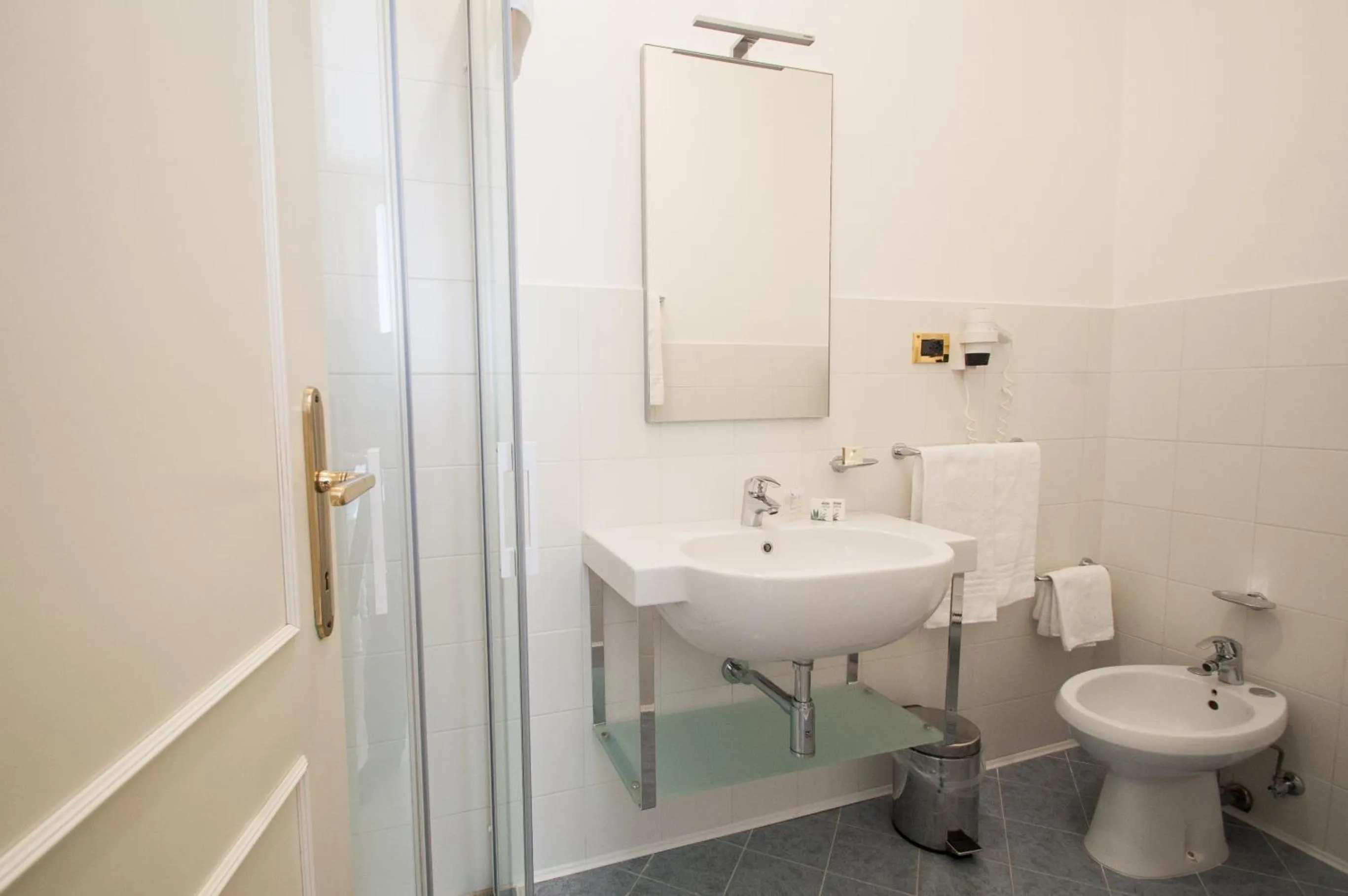 Bathroom in Hotel Villa Erica