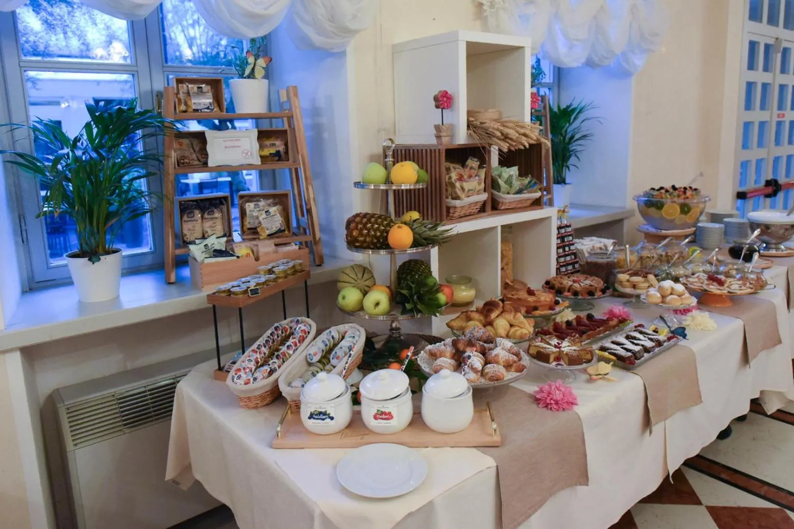 Breakfast in Hotel Villa Erica