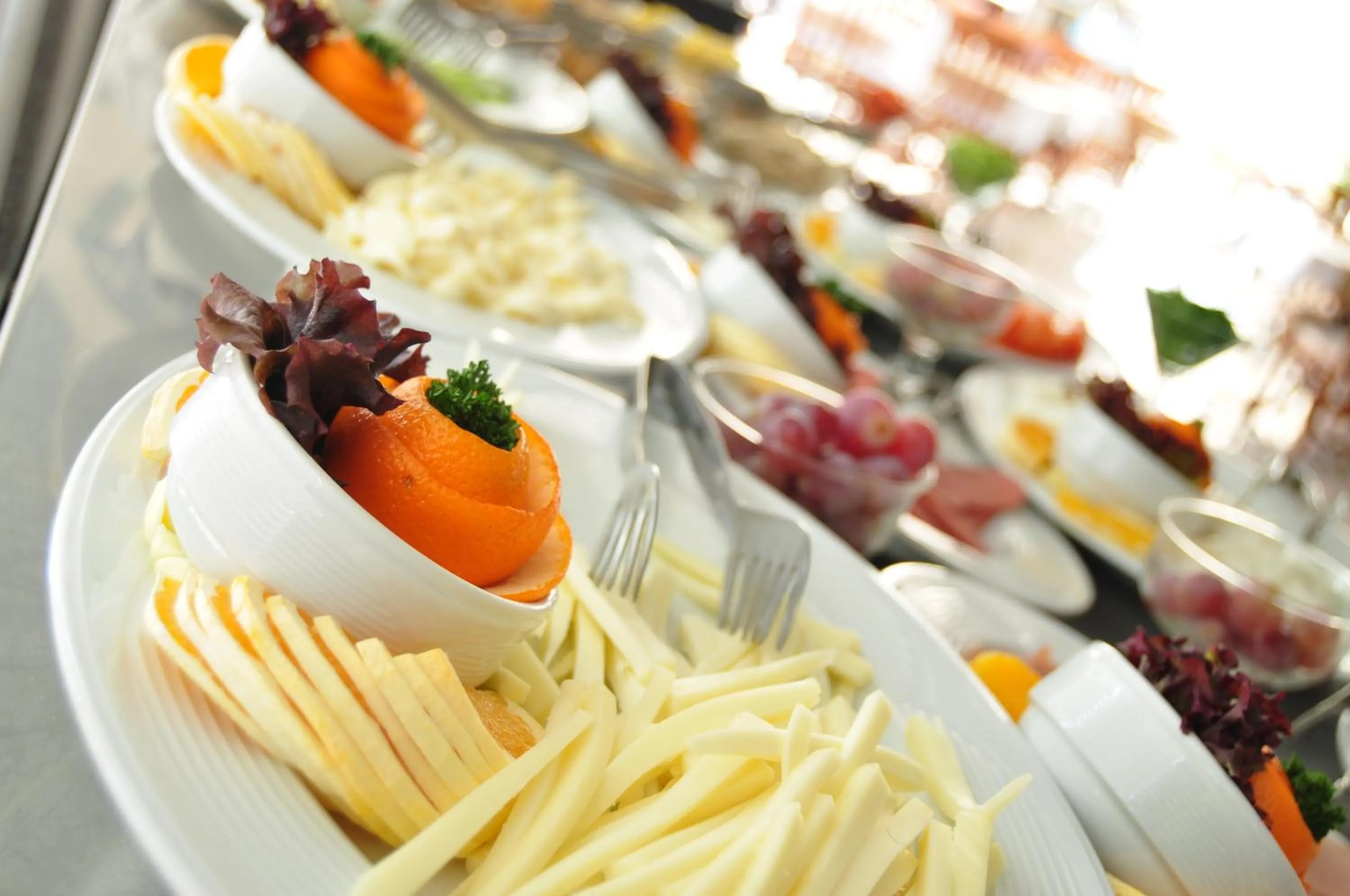 Restaurant/places to eat in The Corner Park Hotel