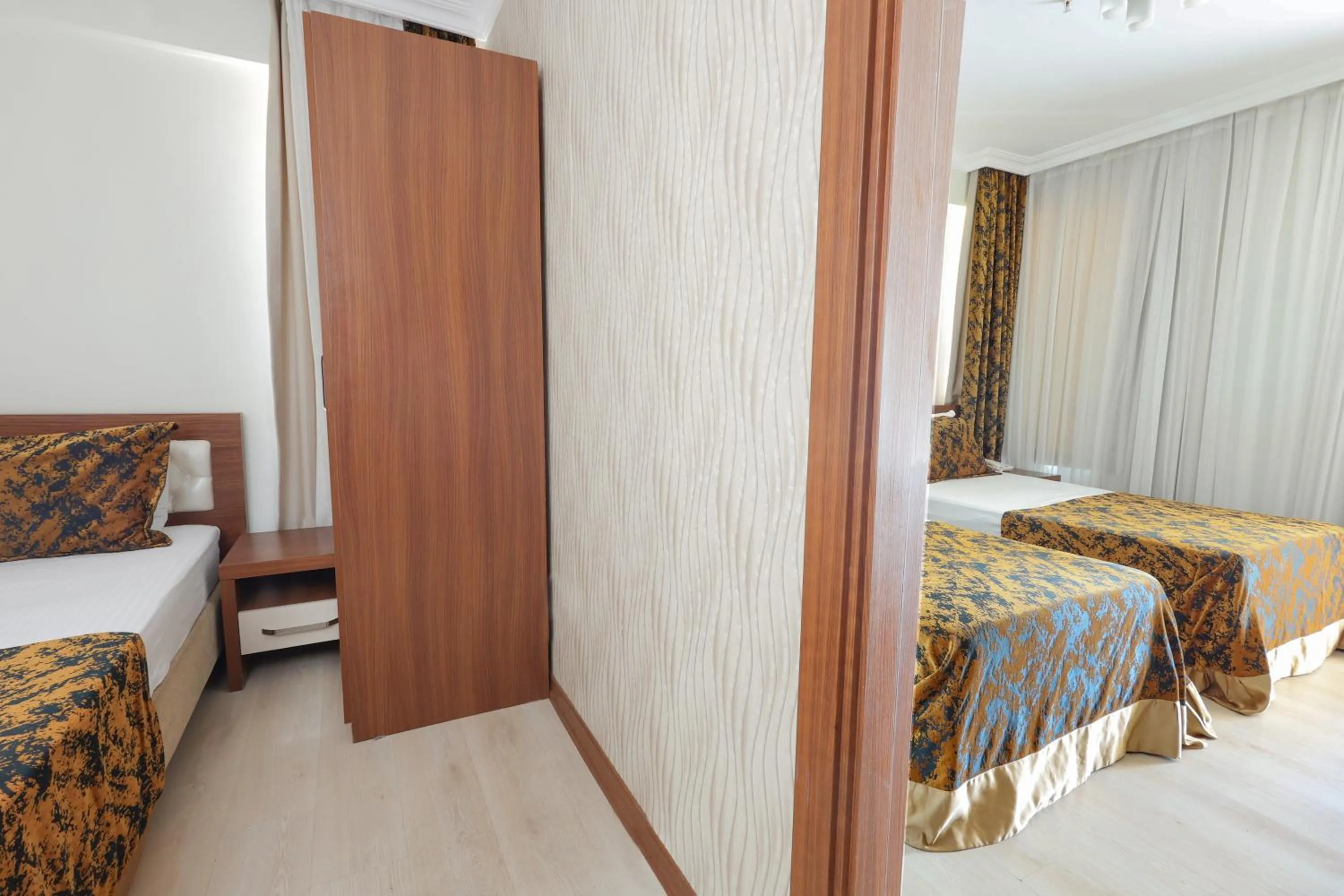 Photo of the whole room, Bed in The Corner Park Hotel