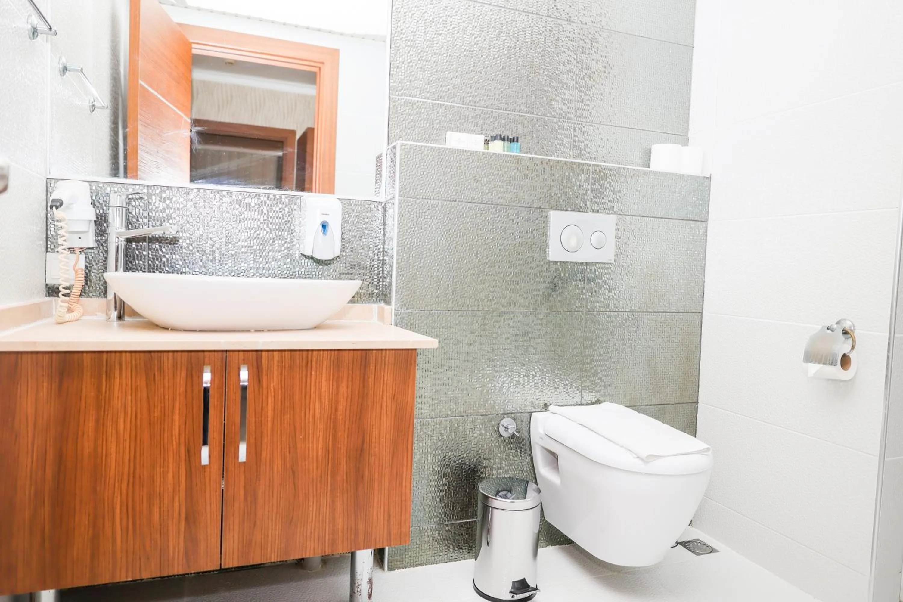 Bathroom in The Corner Park Hotel