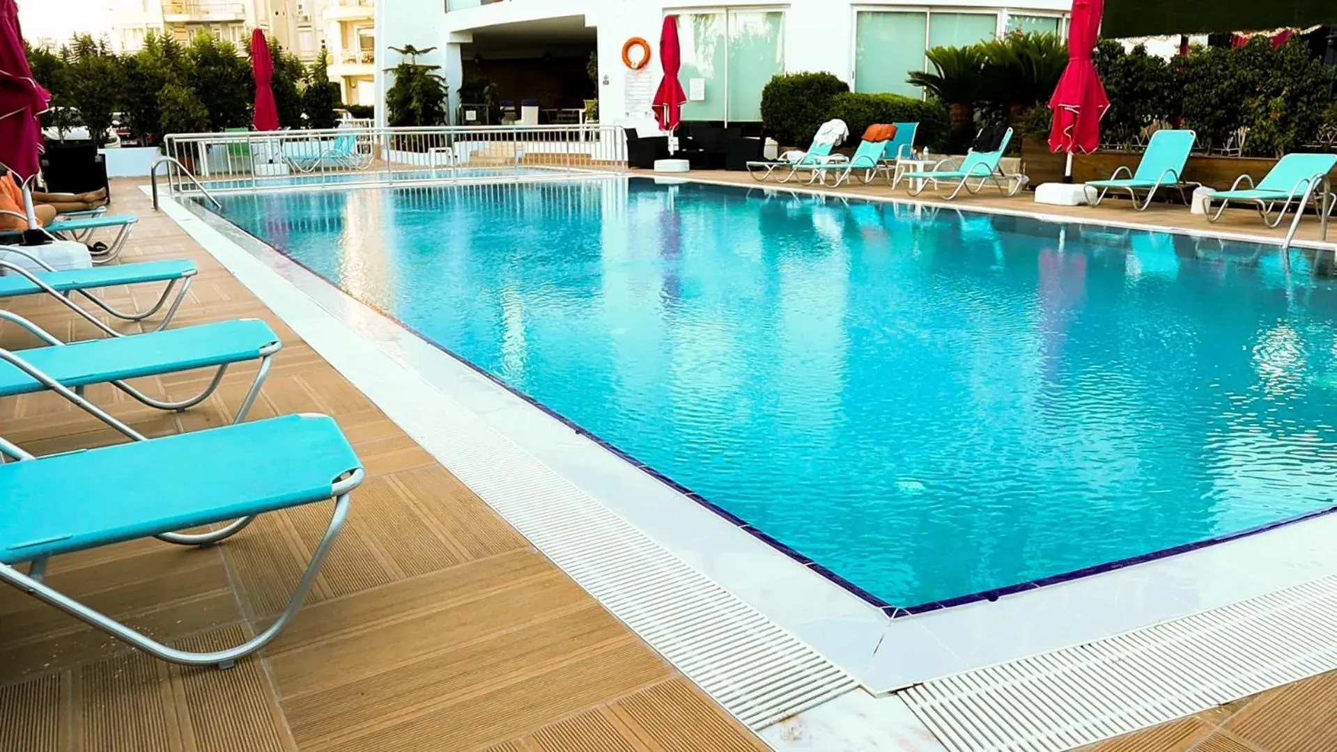 Swimming pool in The Corner Park Hotel Swimming pool in The Corner Park Hotel