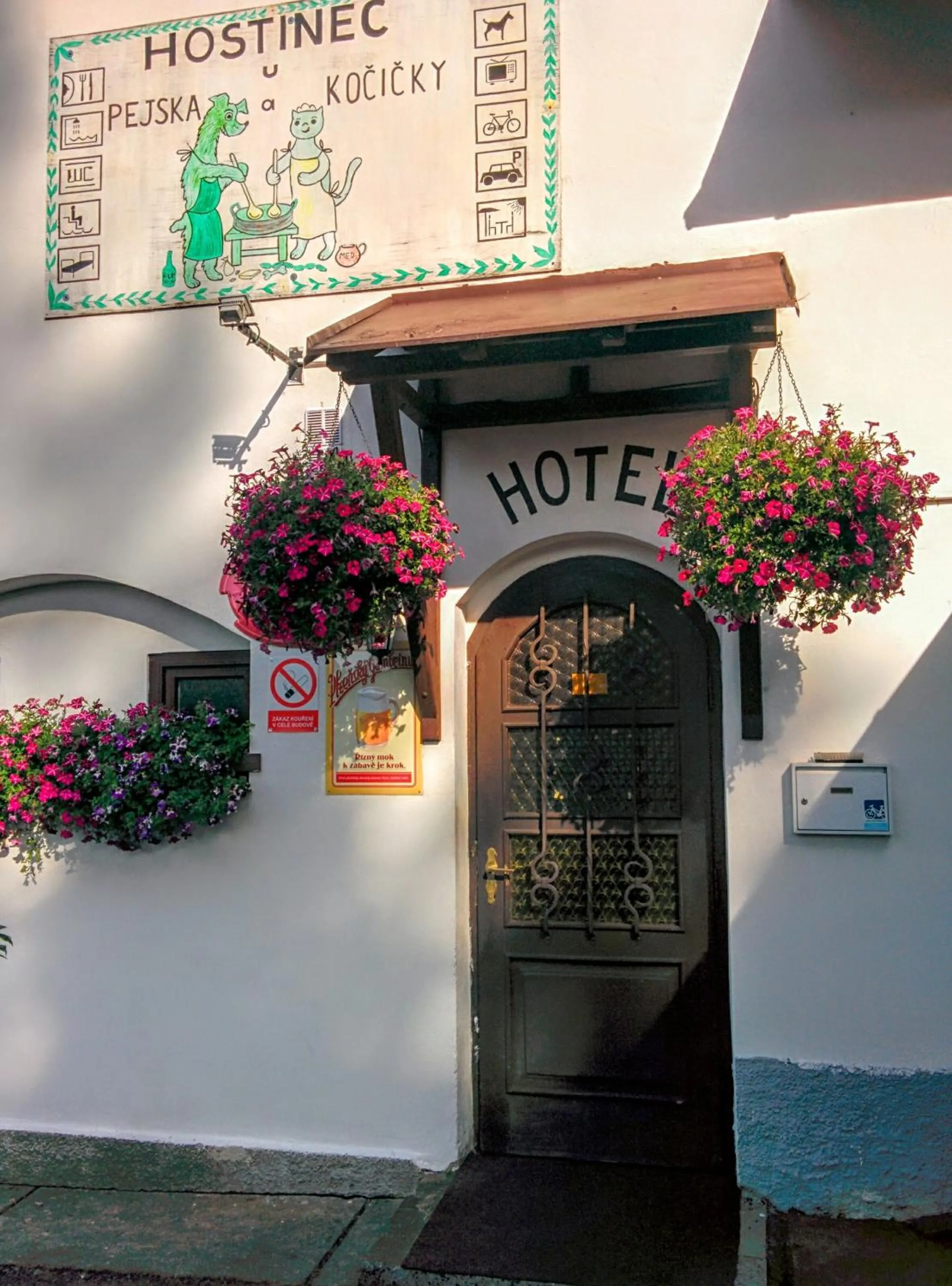 Facade/entrance in Hostinec U Pejska a Kocicky