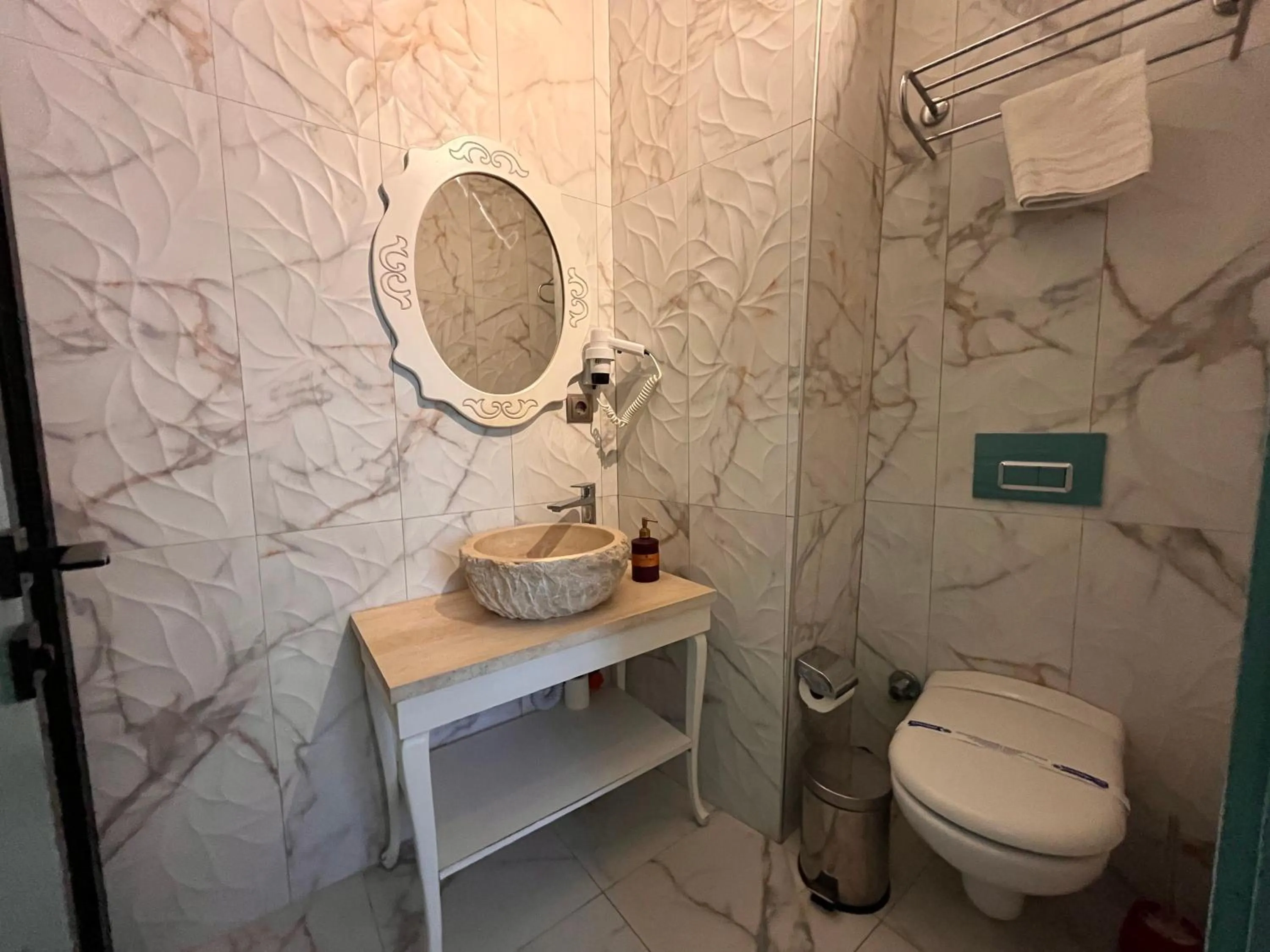 Bathroom in Bedirhan Konak Otel