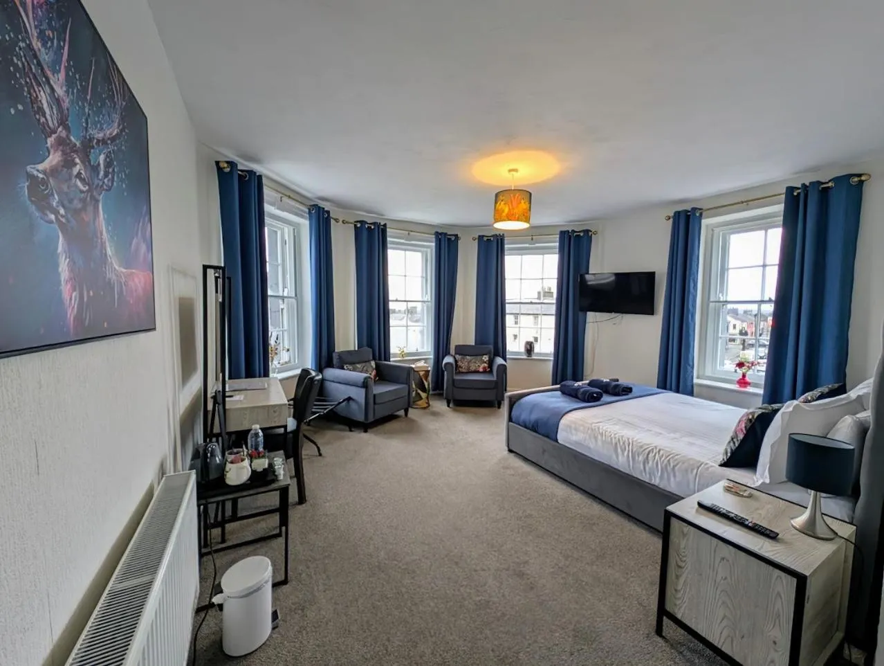 Bed in Graham Arms Inn