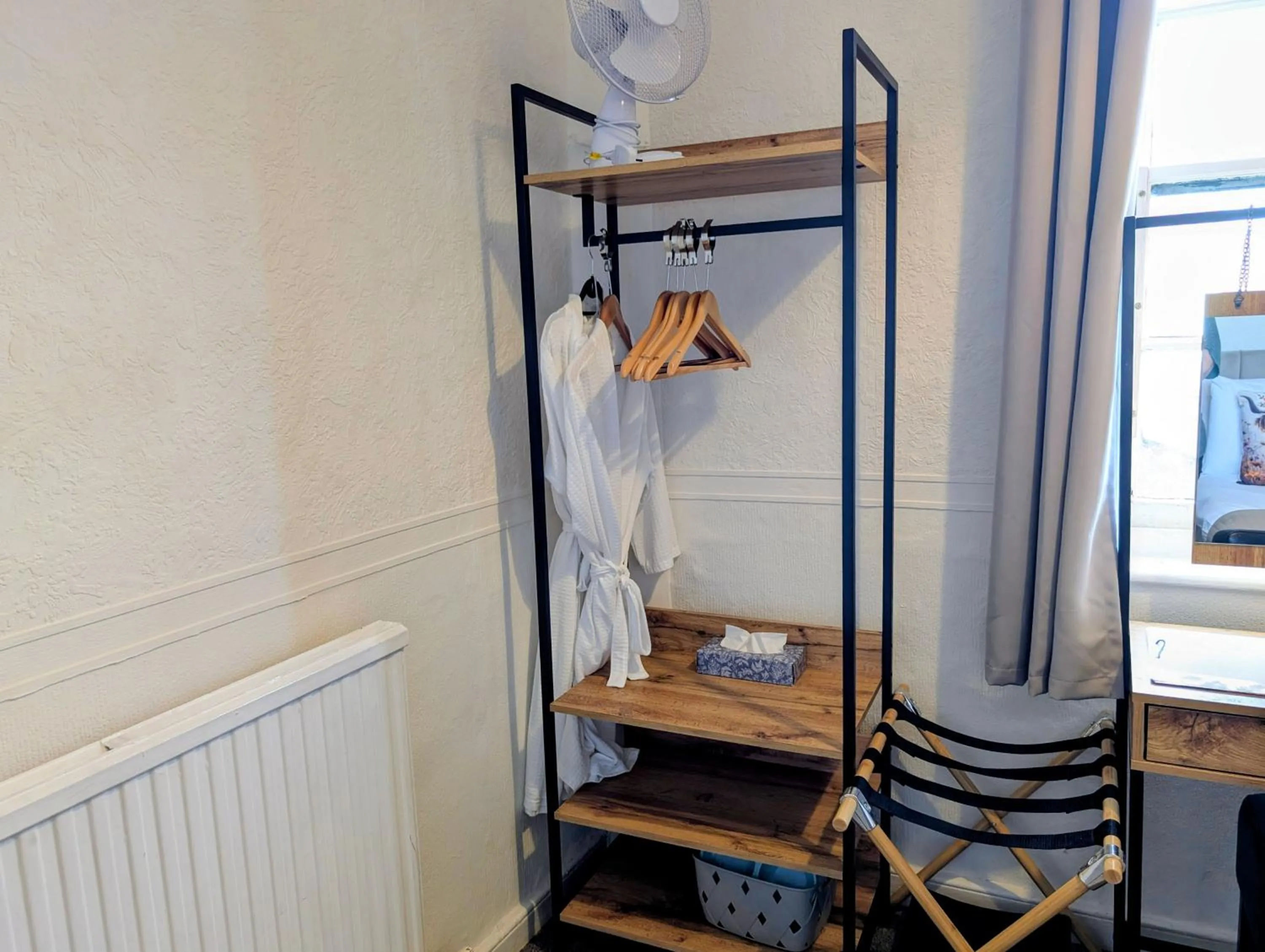 wardrobe in Graham Arms Inn