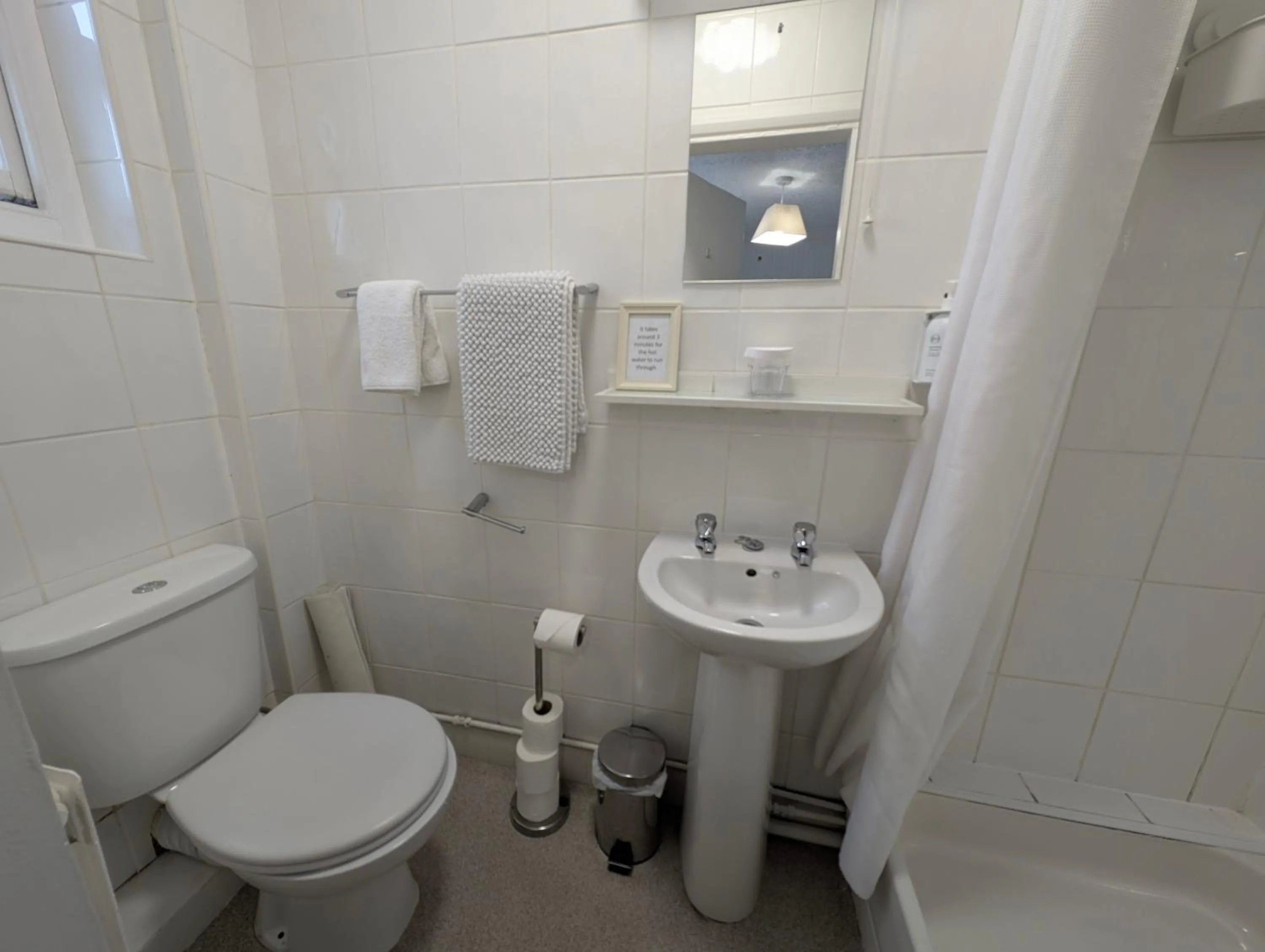 Shower in Graham Arms Inn