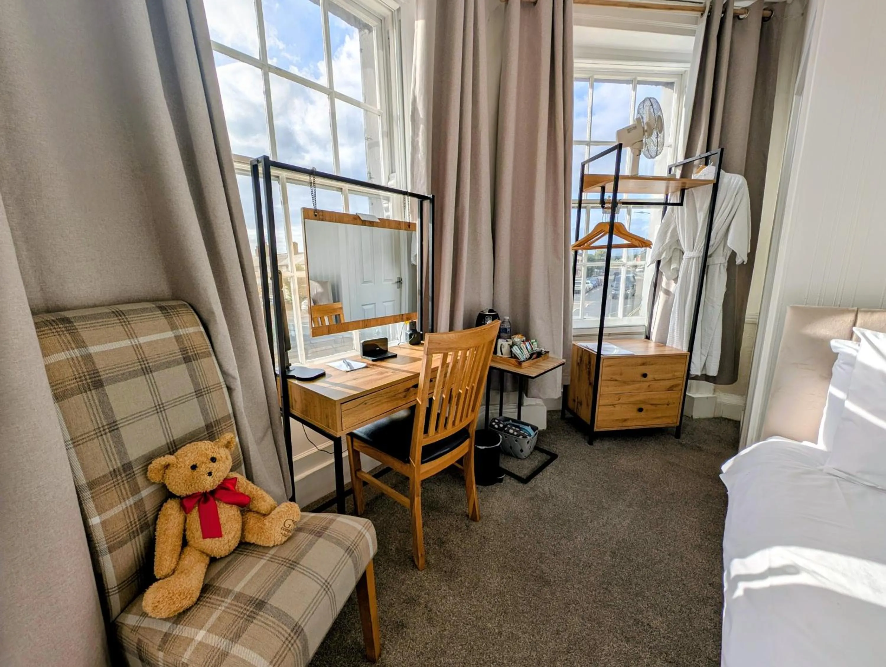 wardrobe in Graham Arms Inn