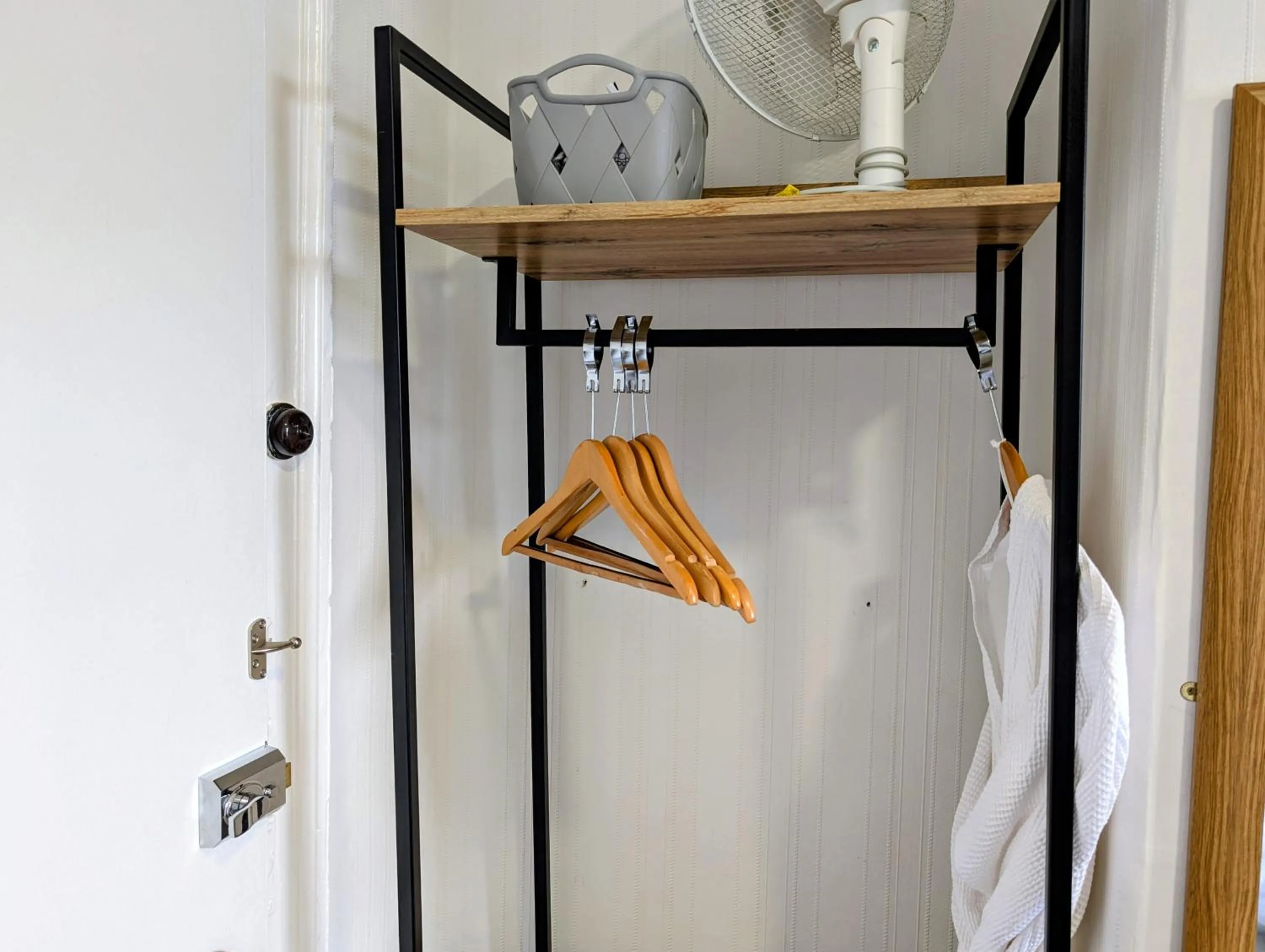 wardrobe in Graham Arms Inn