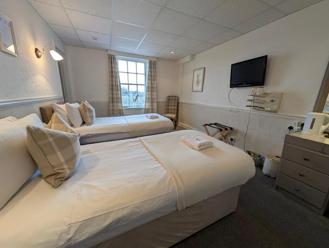 Restaurant/places to eat, Bed in Graham Arms Inn