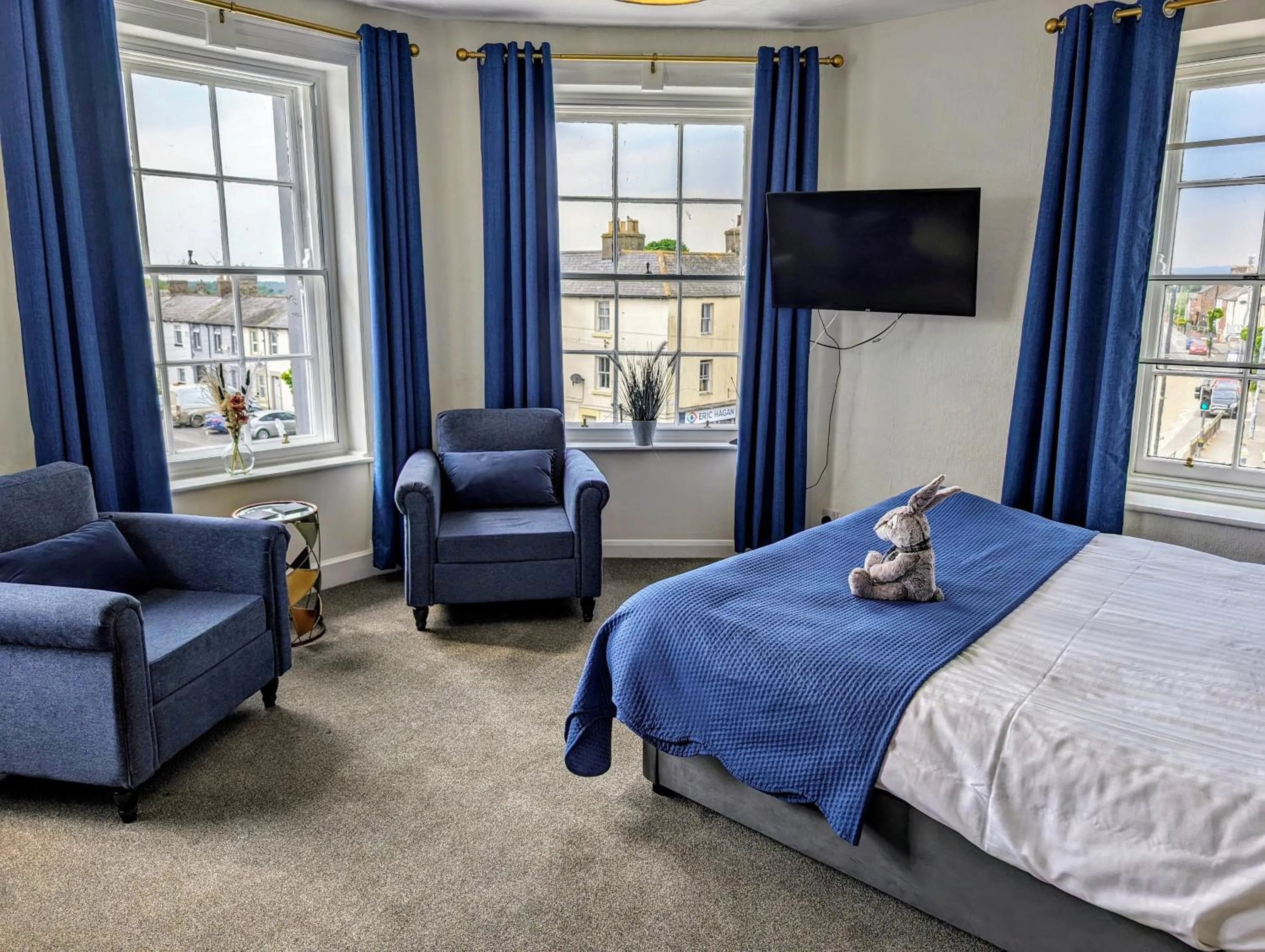Bed in Graham Arms Inn