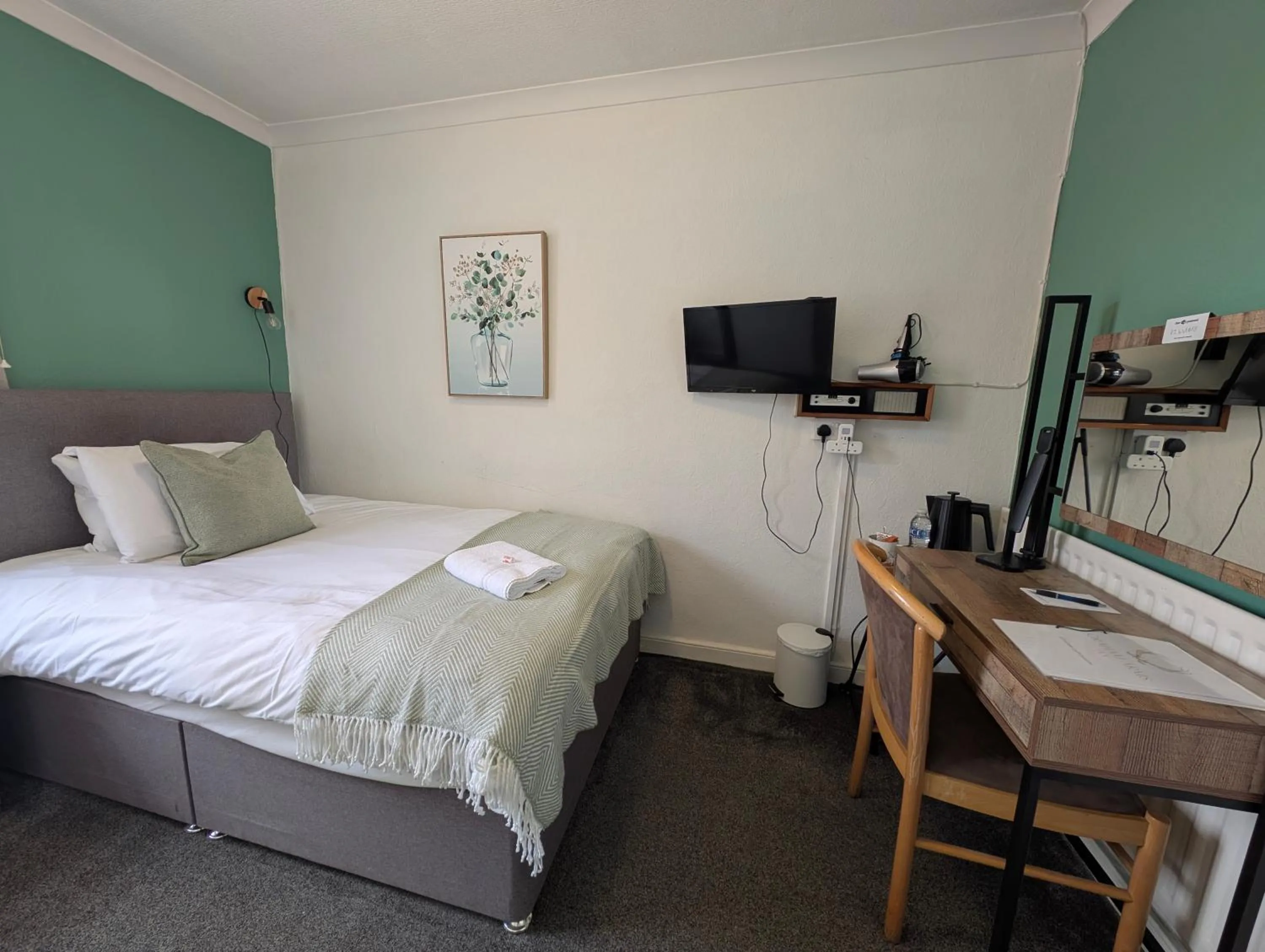 Bed in Graham Arms Inn