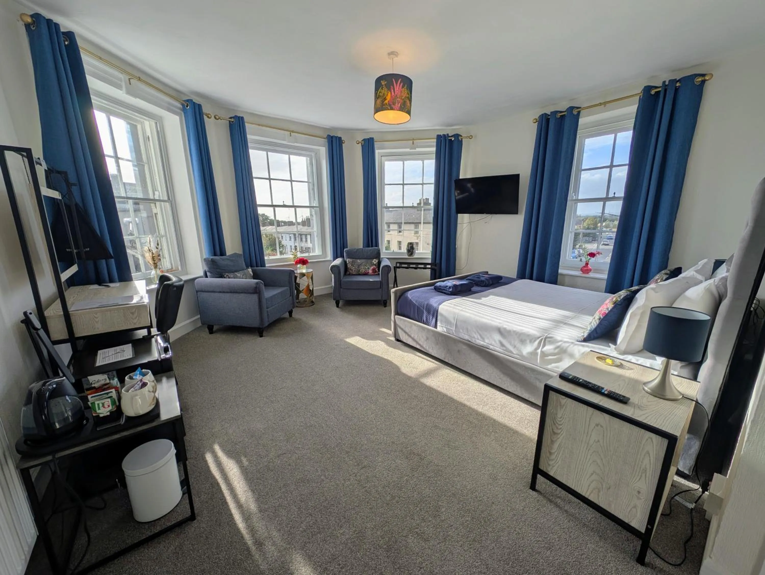 Bed in Graham Arms Inn