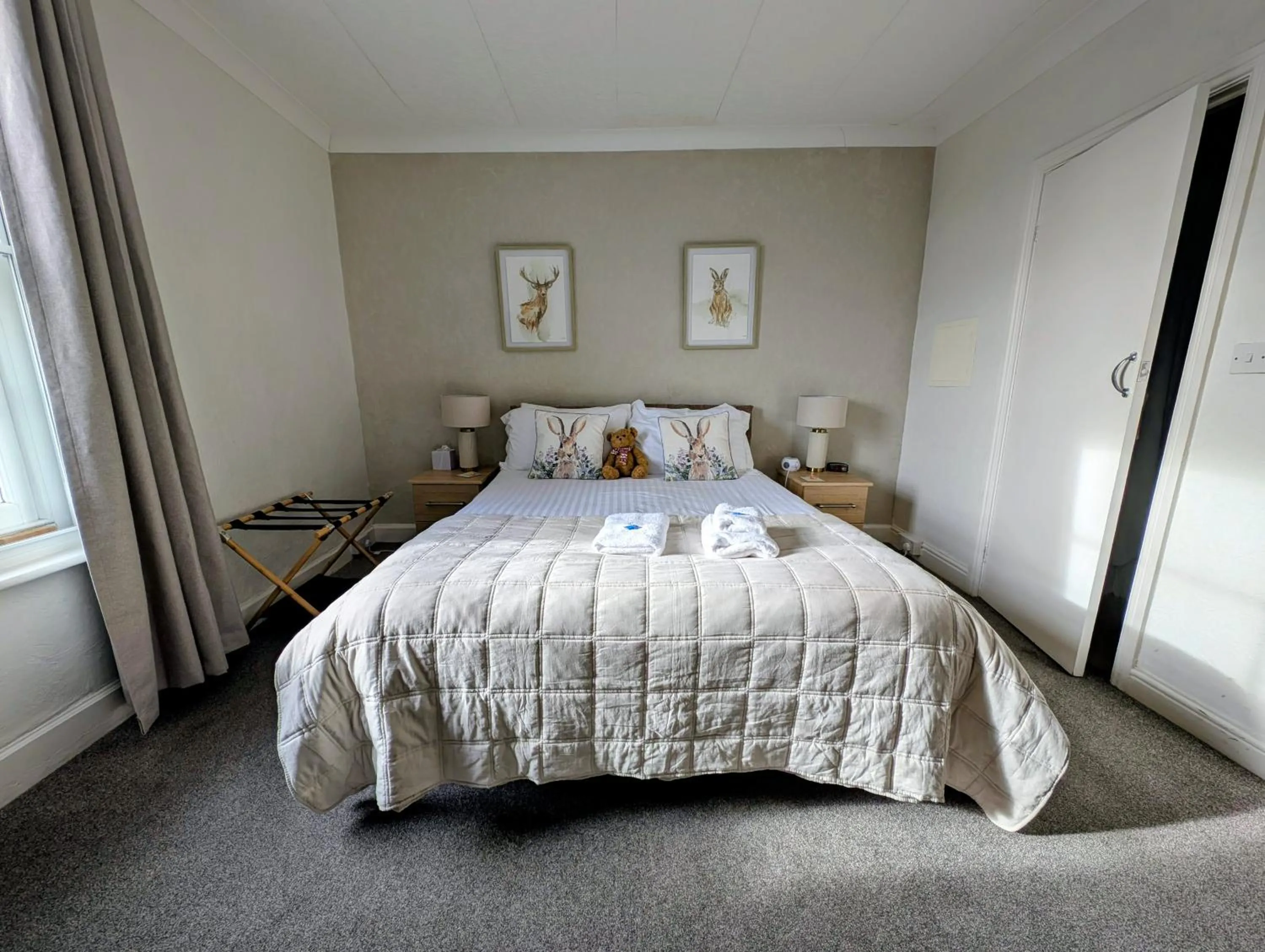 Bed in Graham Arms Inn