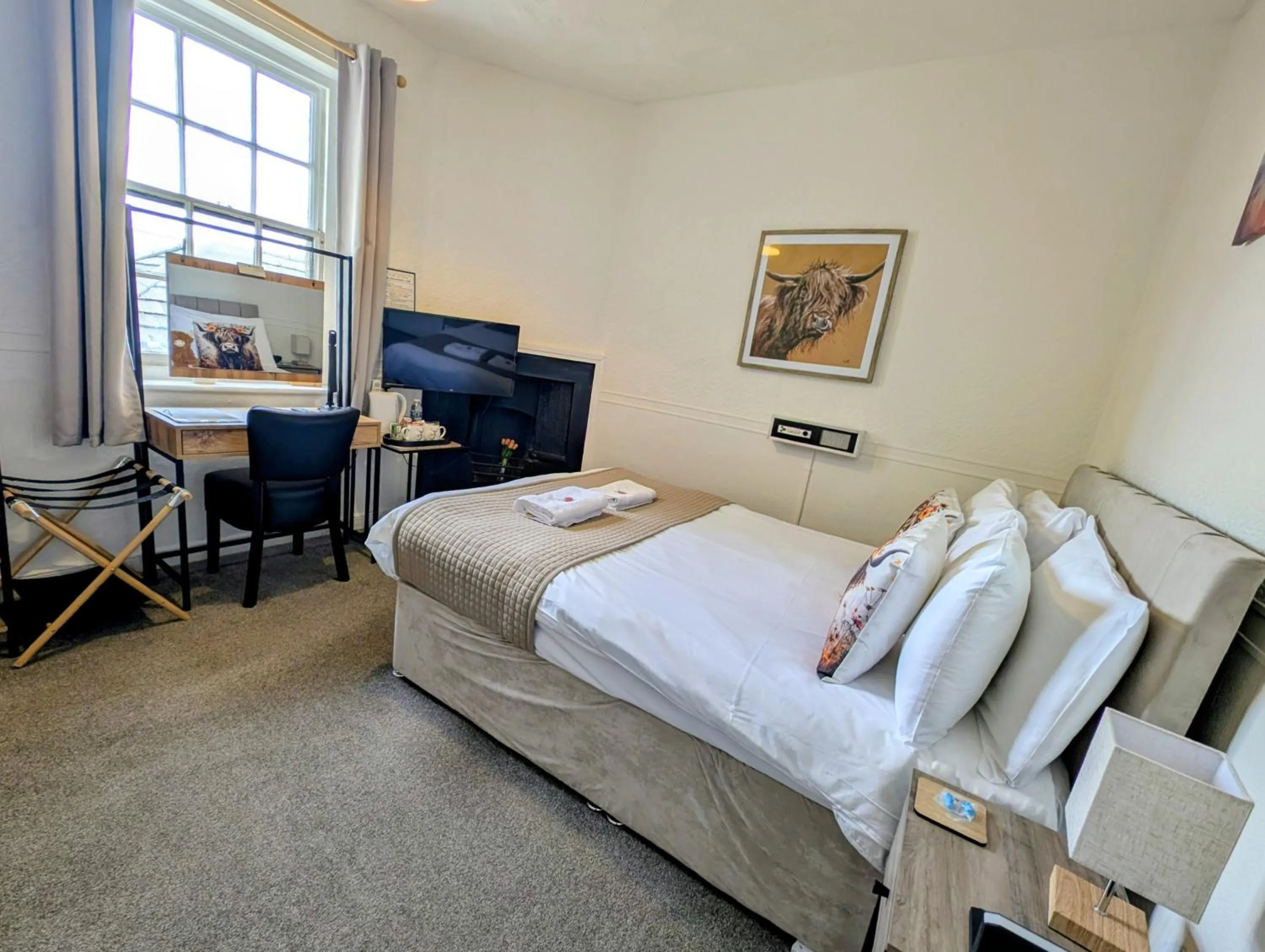 Bed in Graham Arms Inn