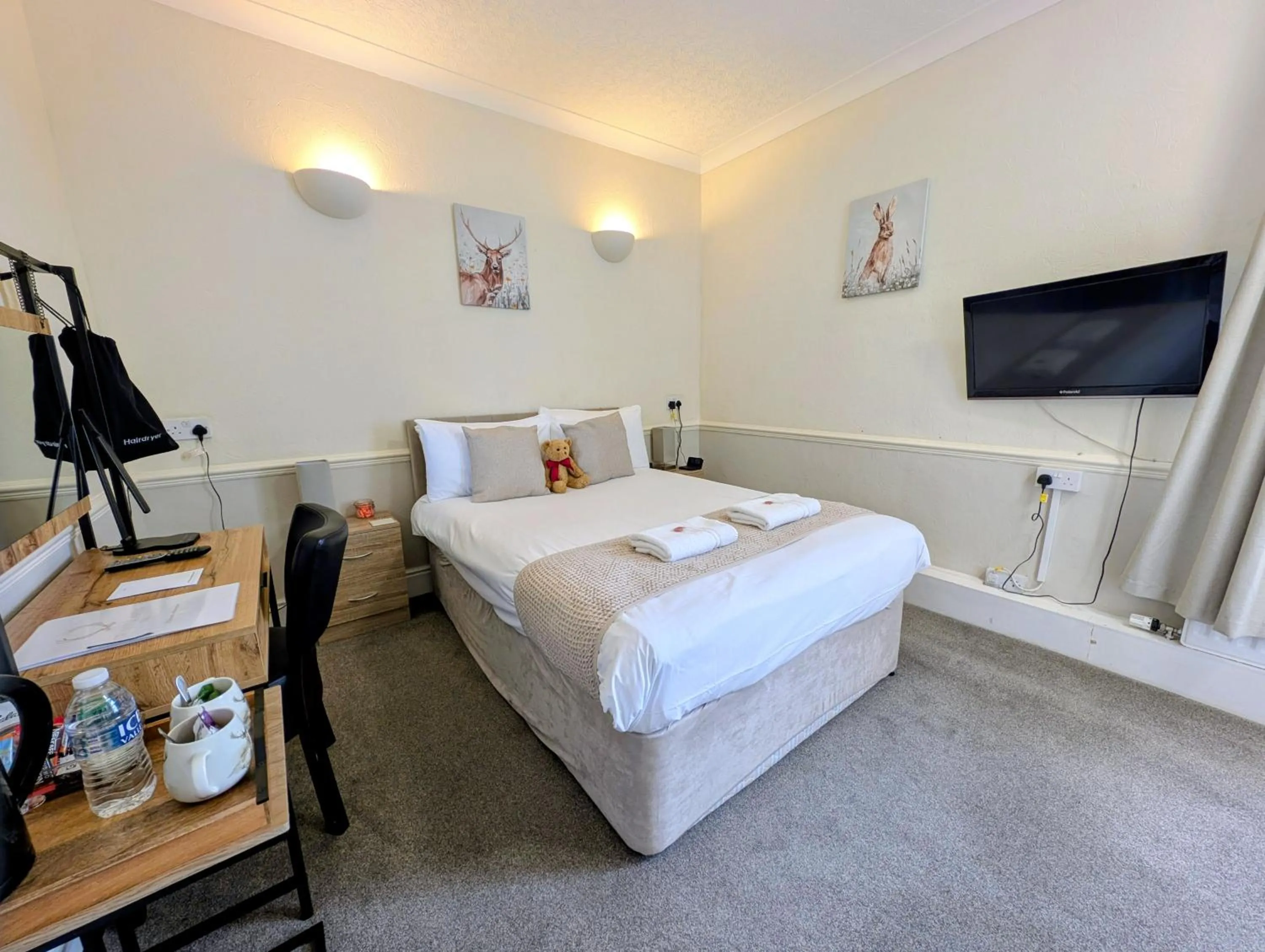Bed in Graham Arms Inn