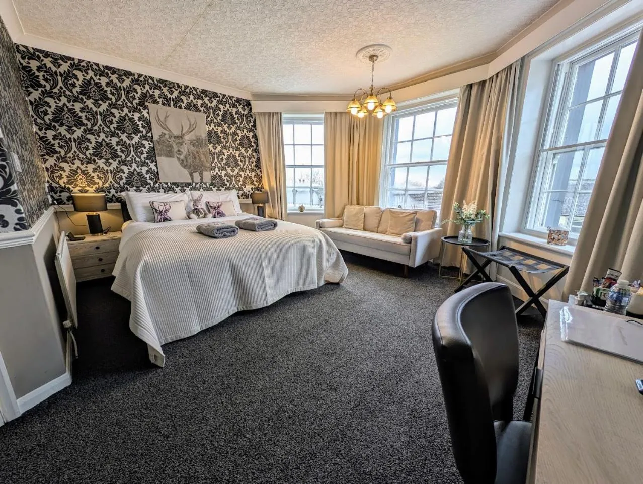 Bed in Graham Arms Inn