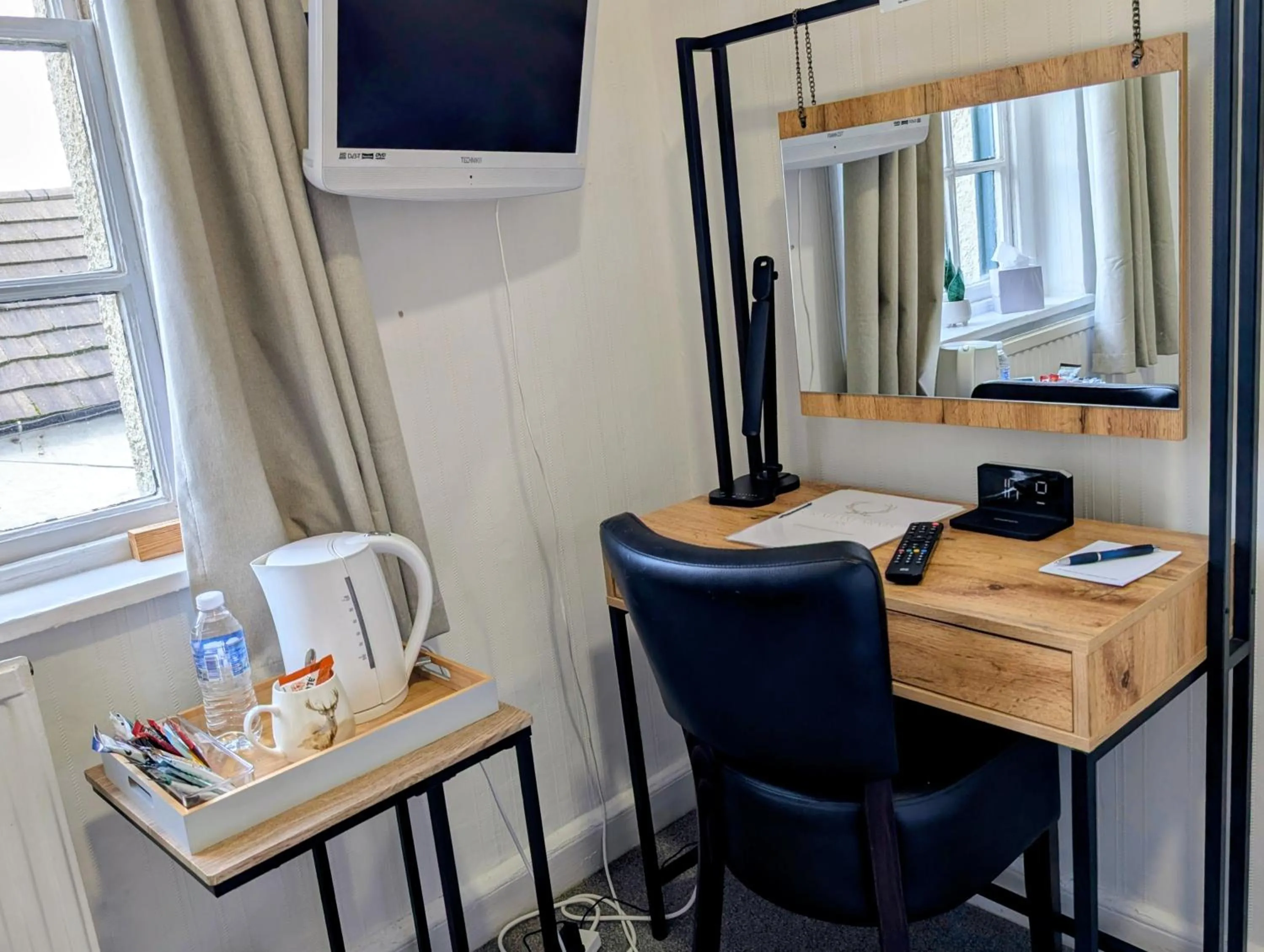TV and multimedia in Graham Arms Inn