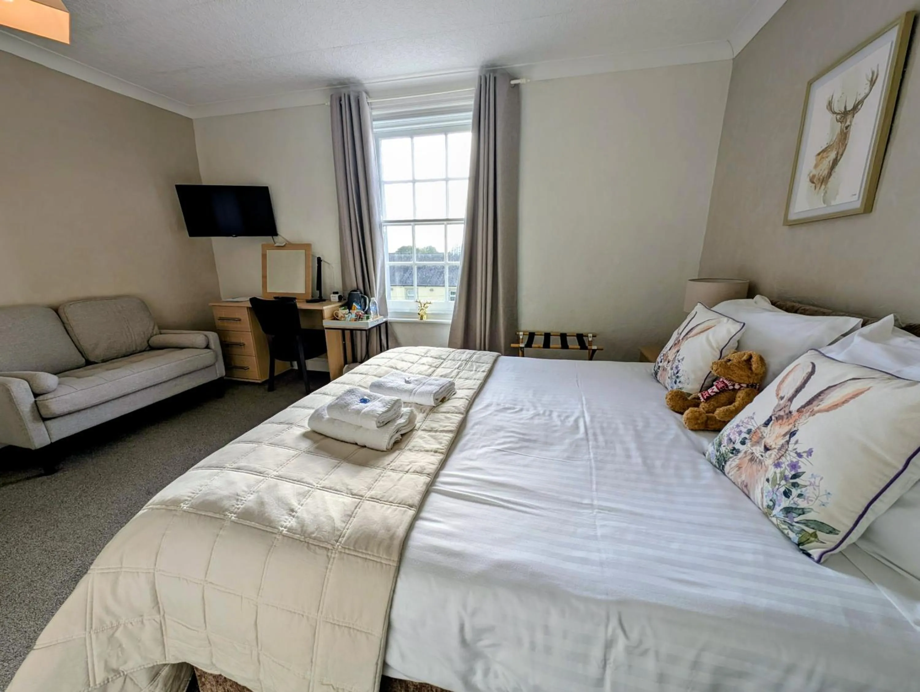 Bed in Graham Arms Inn