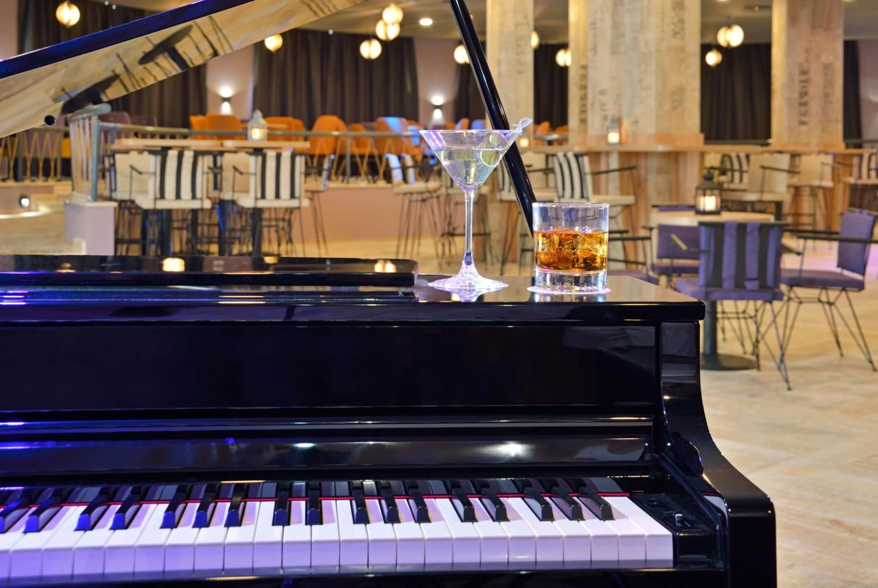 Nightclub / DJ in Sol Luna Bay All Inclusive