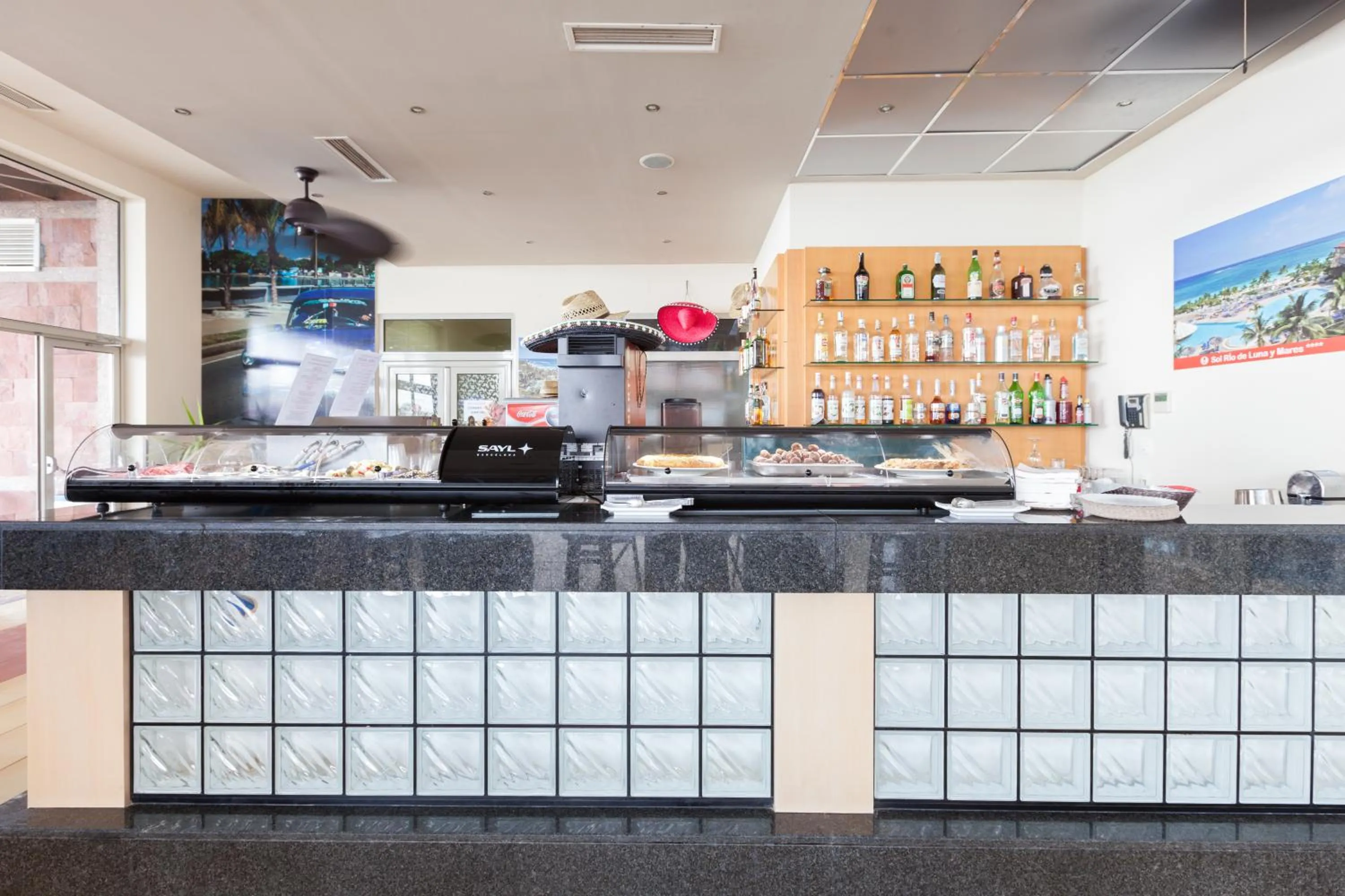 Lounge or bar in Sol Luna Bay All Inclusive