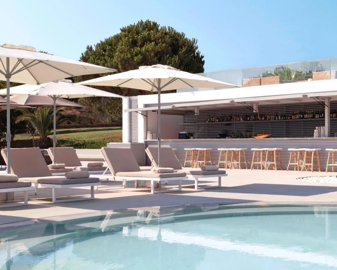 The Bay Hotel & Suites