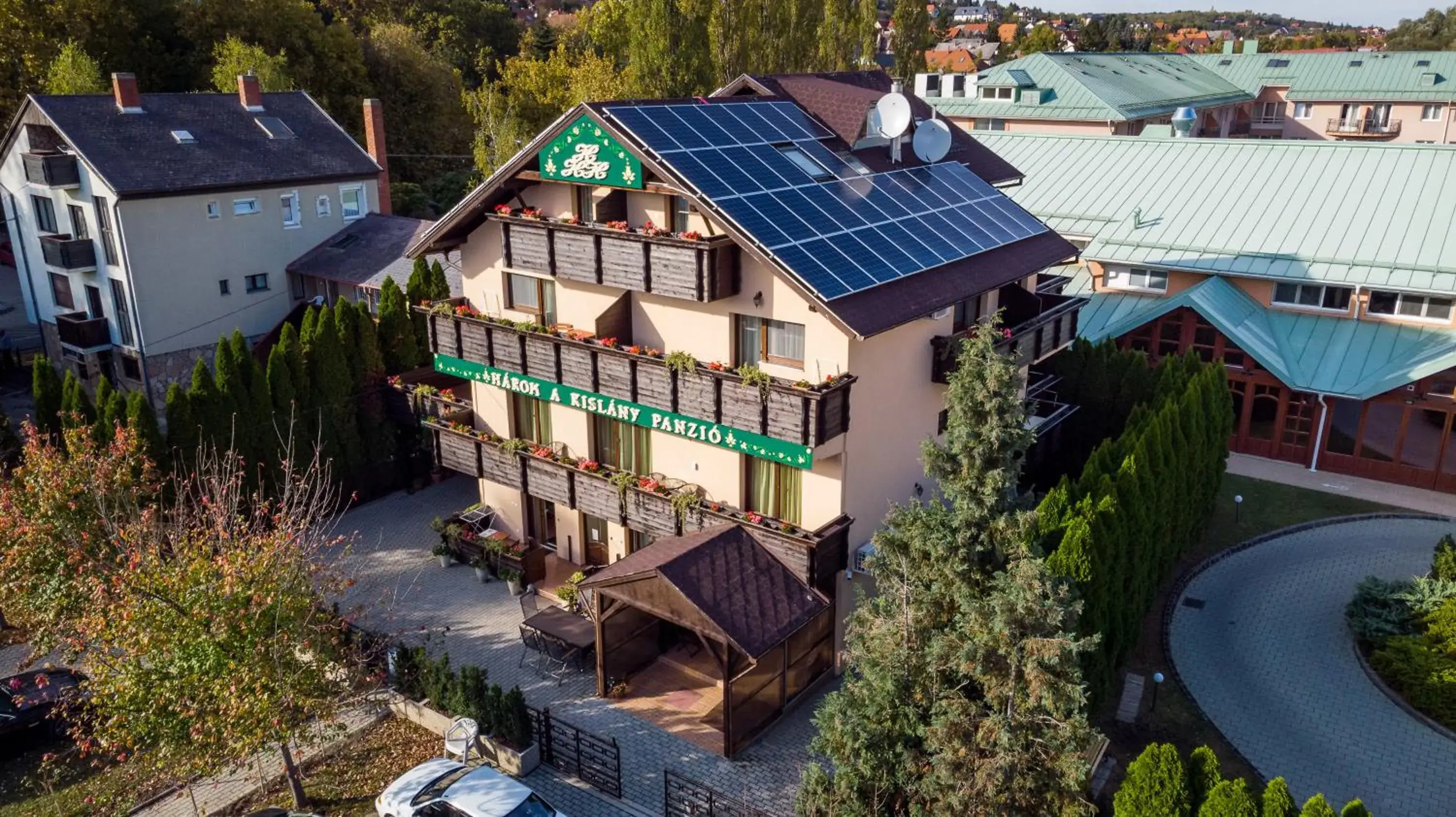 Három a Kislány Panzió Három a Kislány Panzió