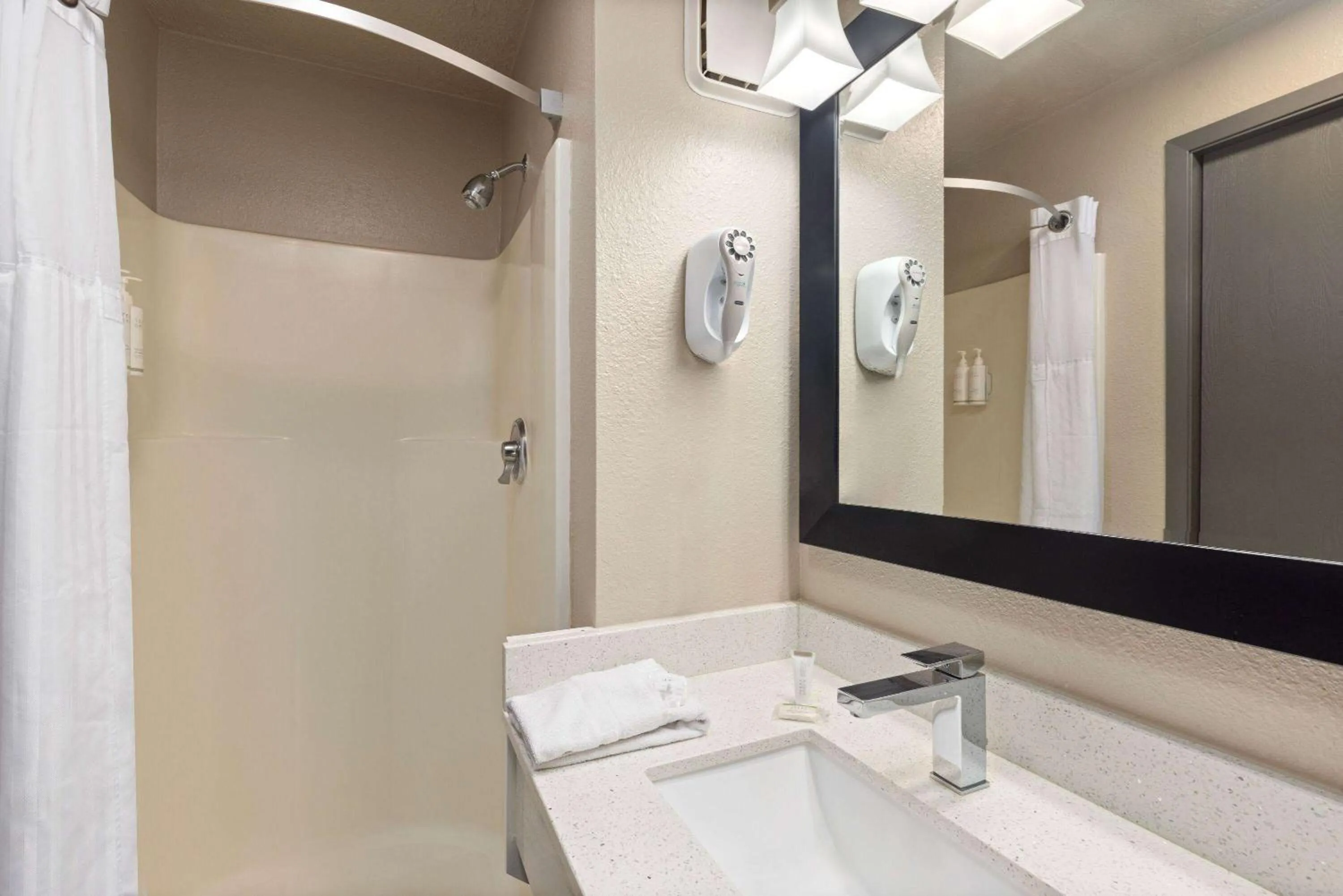Bathroom in Days Inn by Wyndham Ritzville