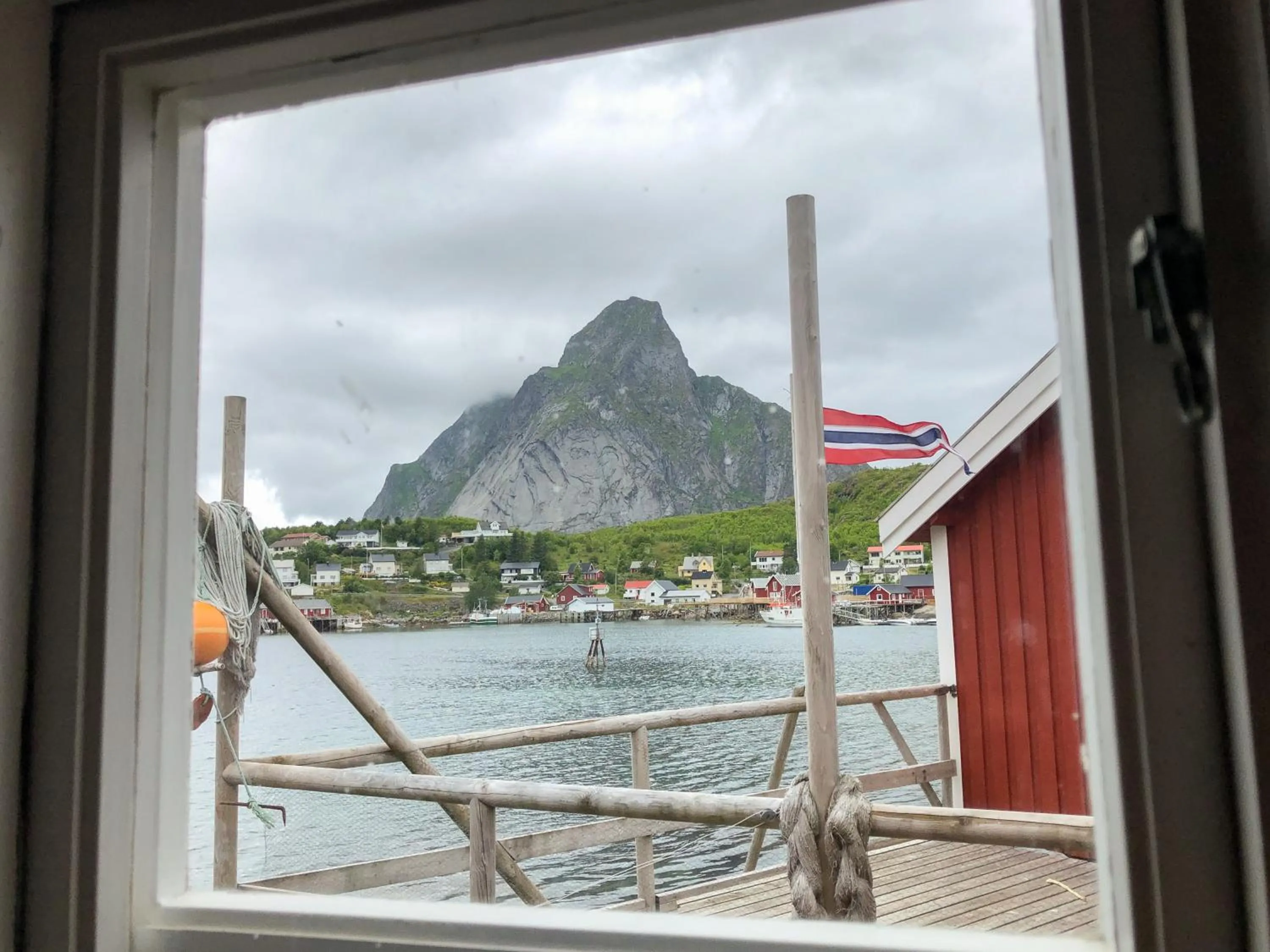 Sea view in Reine Rorbuer - by Classic Norway Hotels