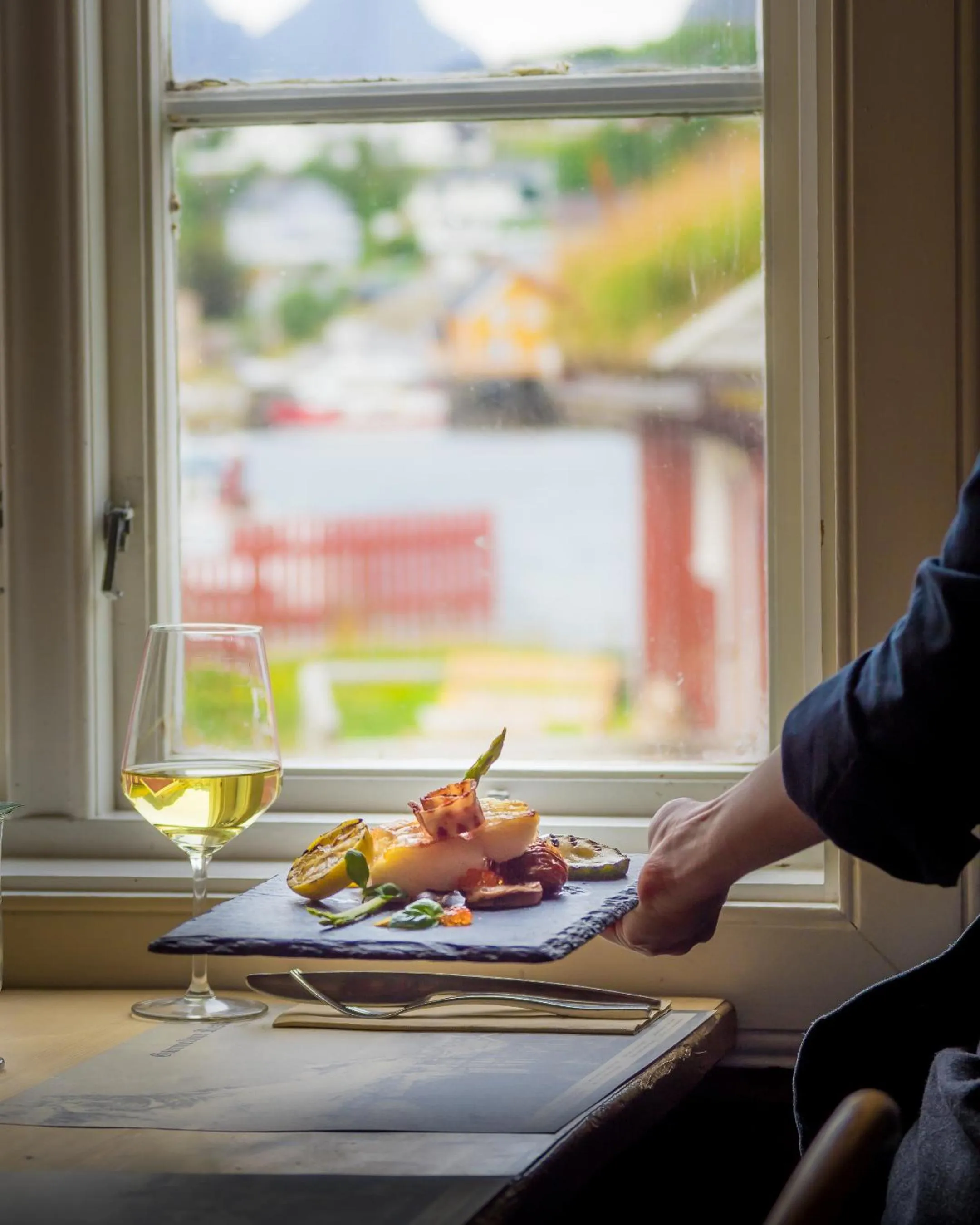 Restaurant/places to eat in Reine Rorbuer - by Classic Norway Hotels