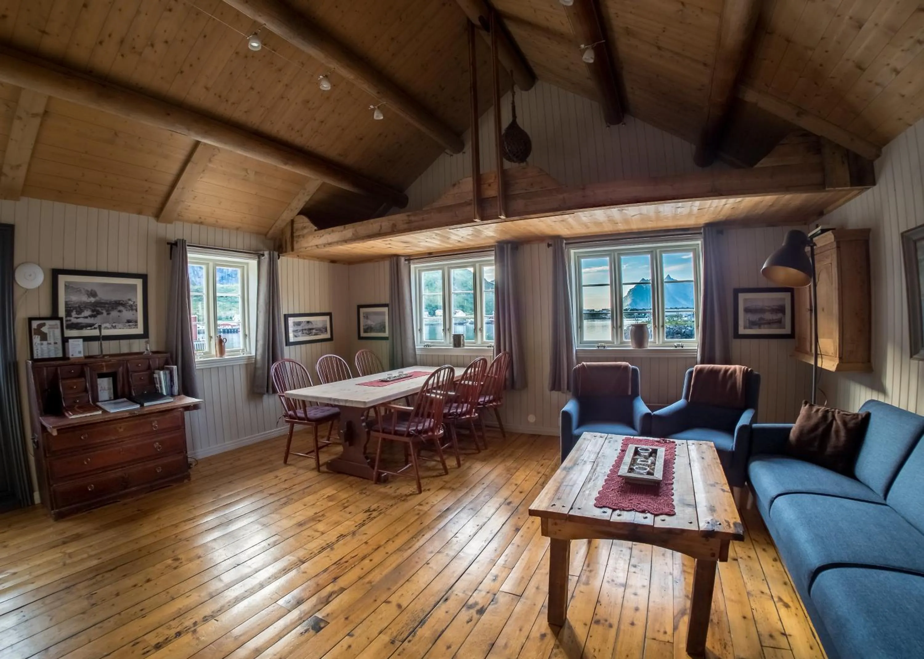 Seating area in Reine Rorbuer - by Classic Norway Hotels