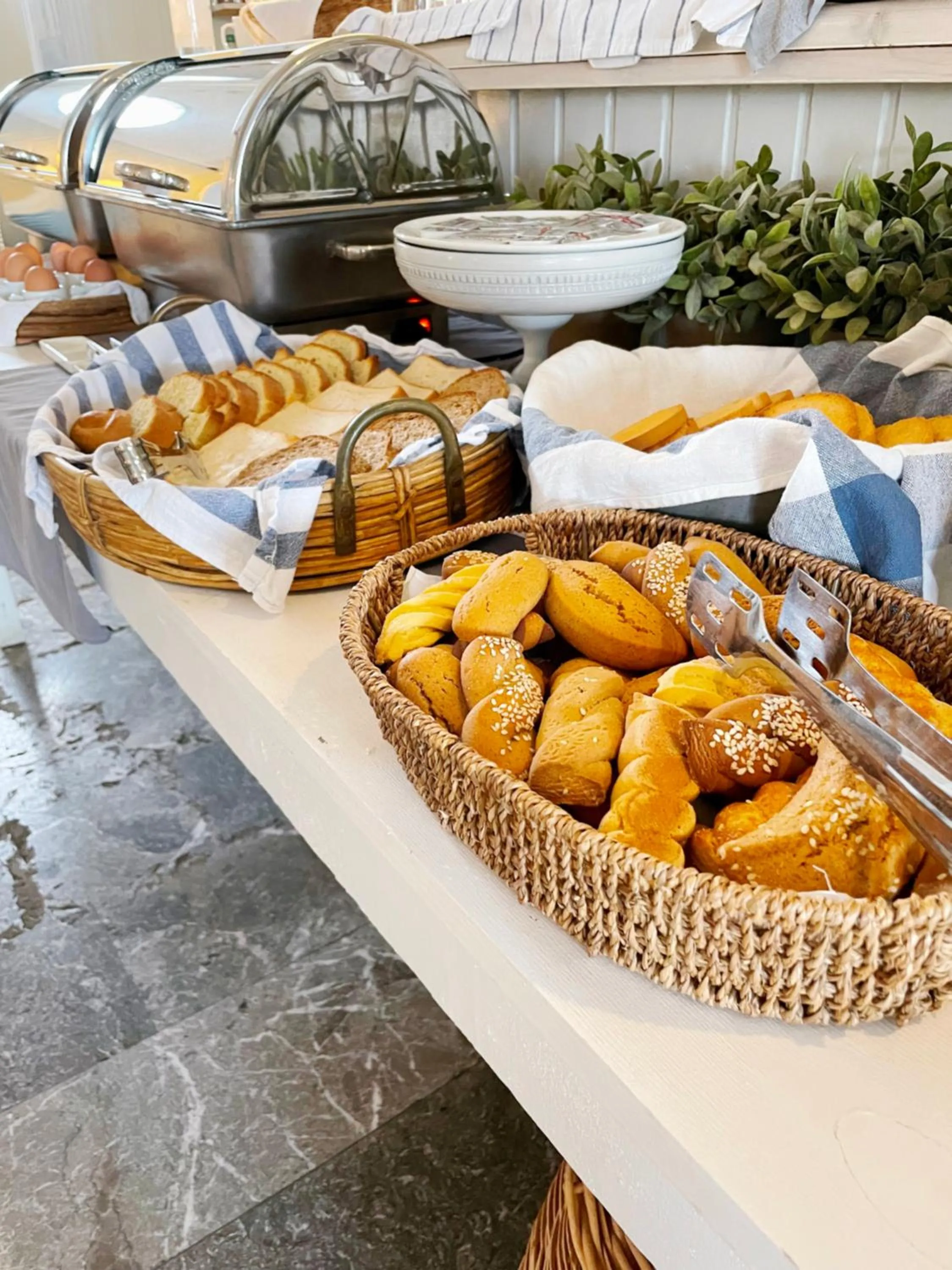 Breakfast in Paradisos