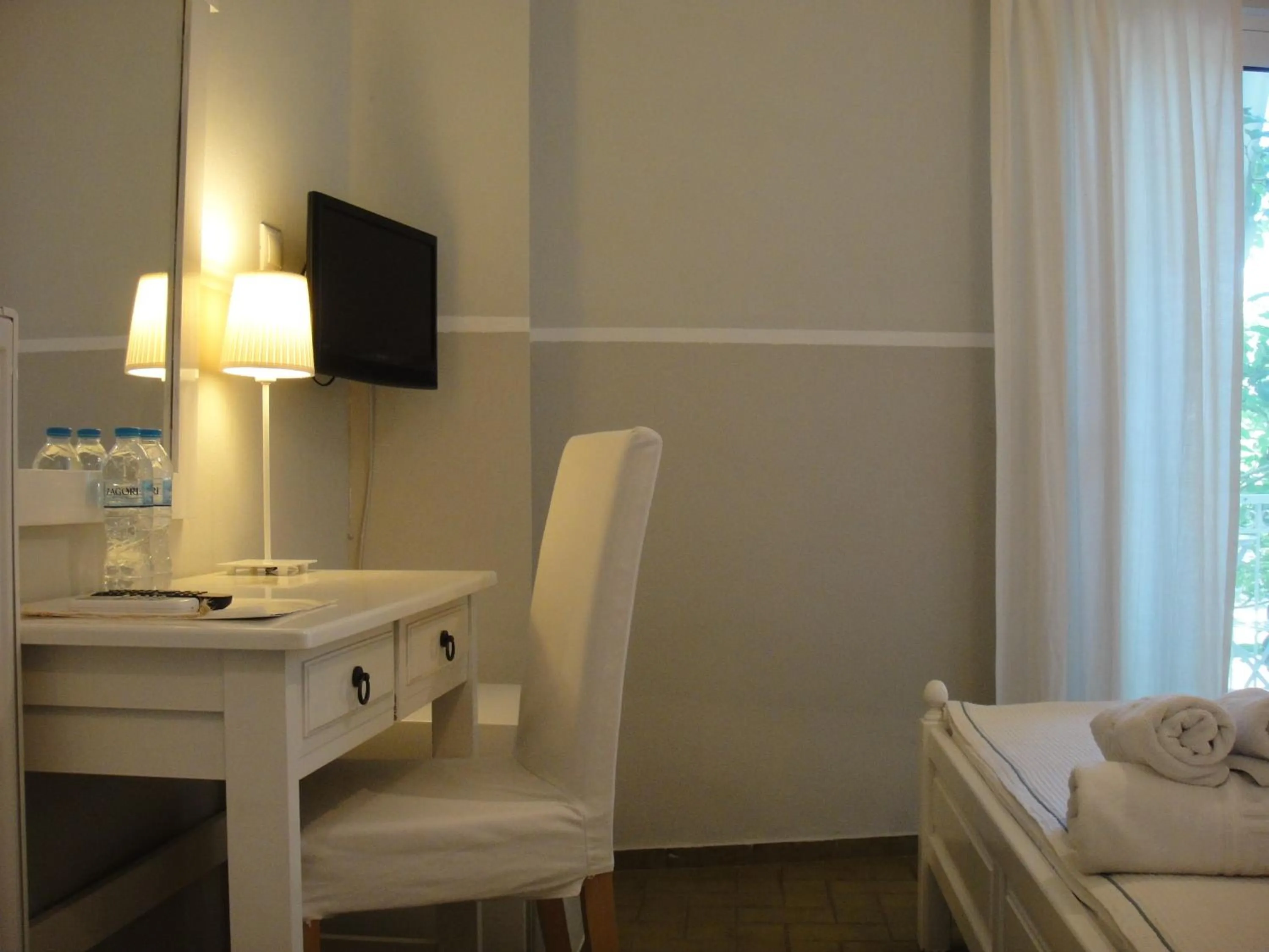 Decorative detail, Bed in Paradisos