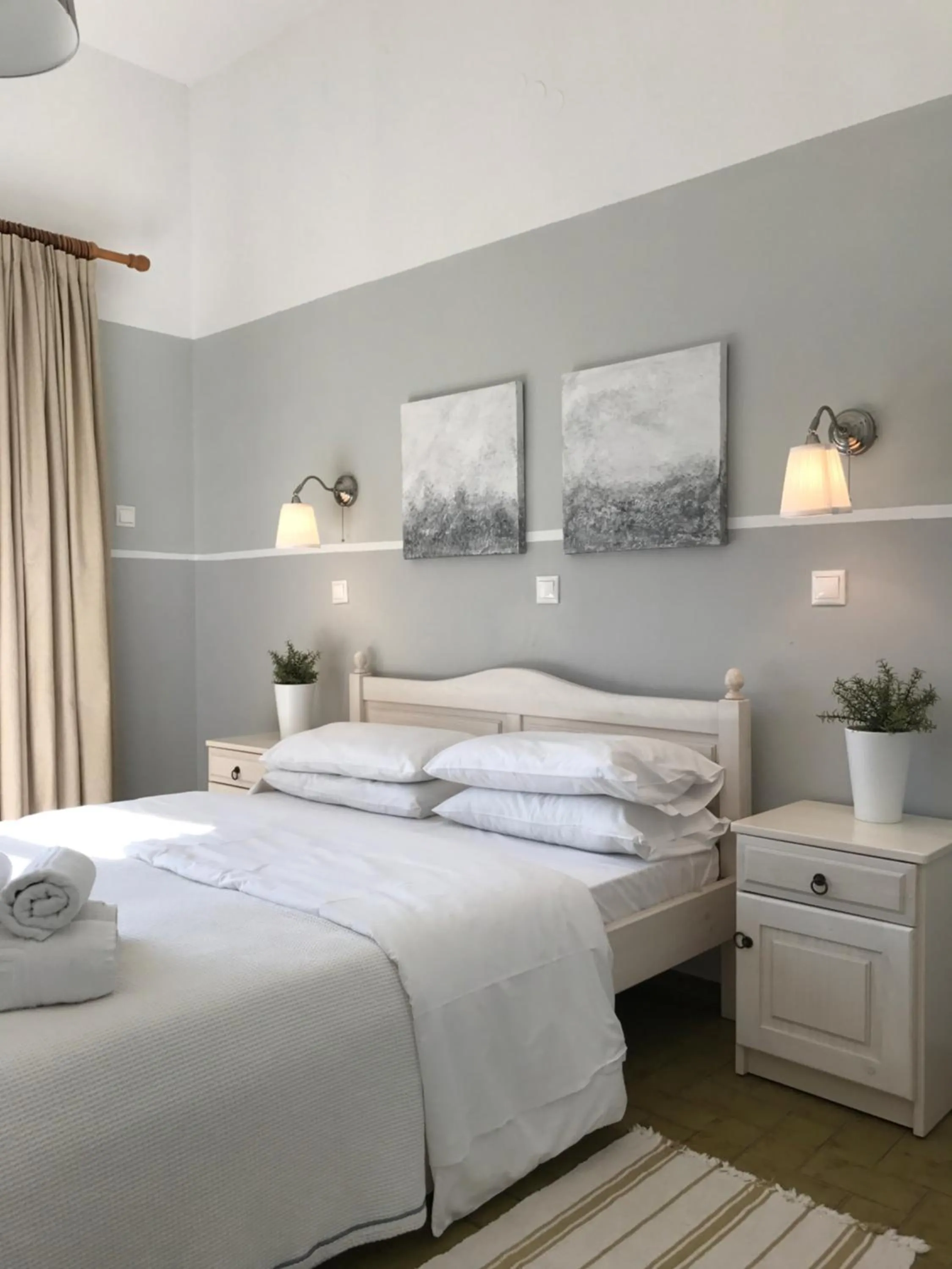 Bedroom, Bed in Paradisos