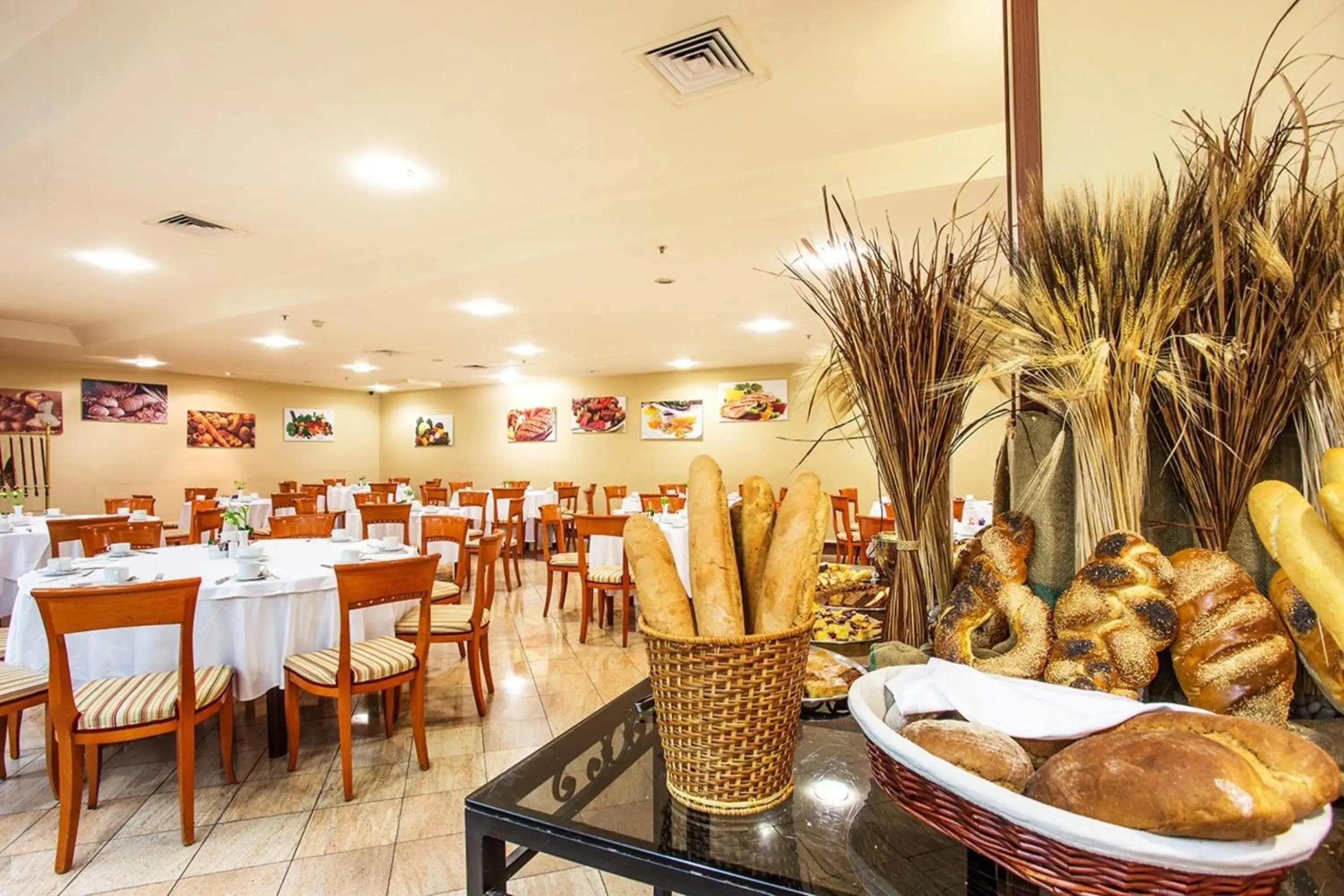 Restaurant/places to eat in Ramada by Wyndham Sofia City Center Restaurant/places to eat in Ramada by Wyndham Sofia City Center