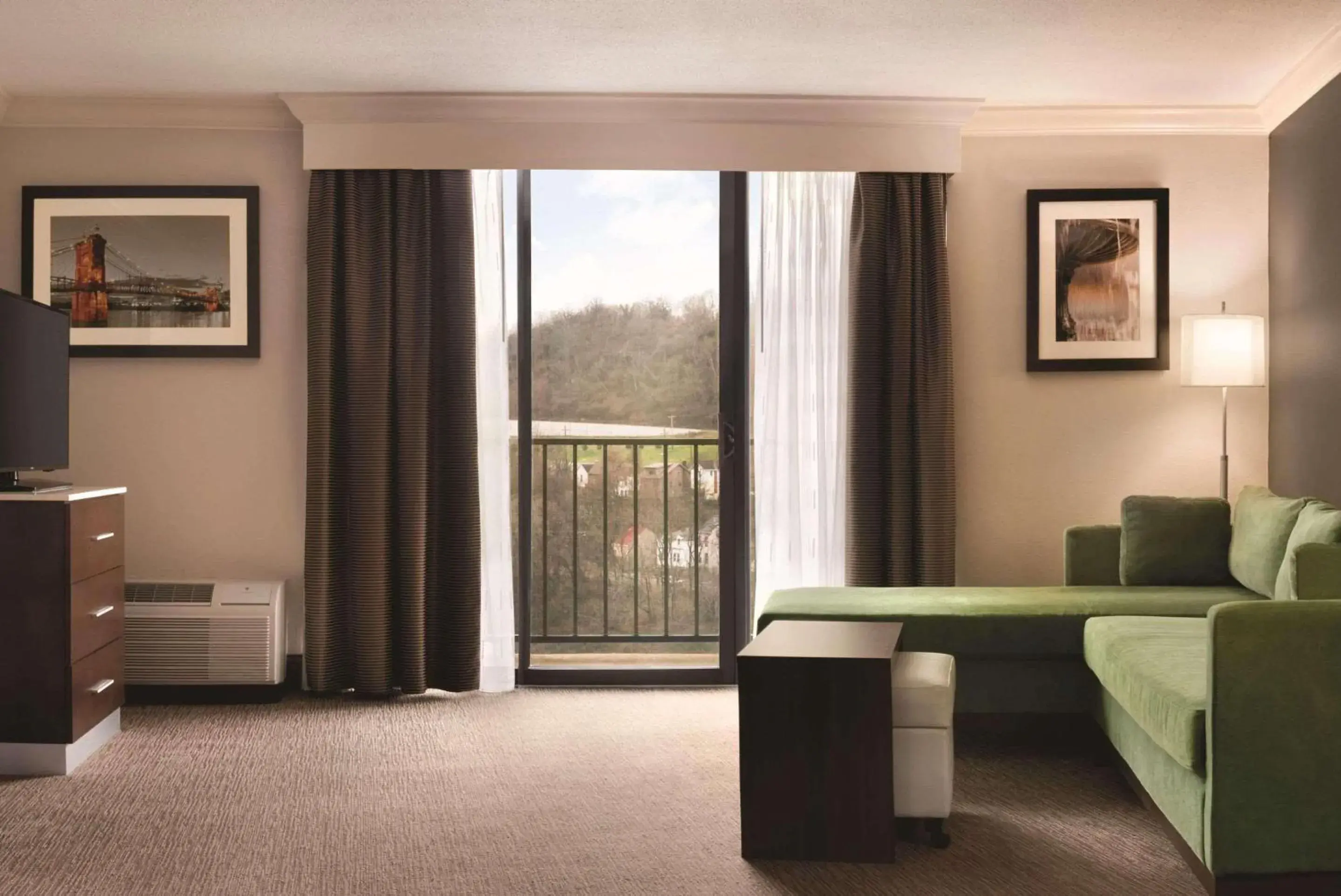 Bedroom in Radisson Hotel Cincinnati Riverfront Bedroom in Radisson Hotel Cincinnati Riverfront