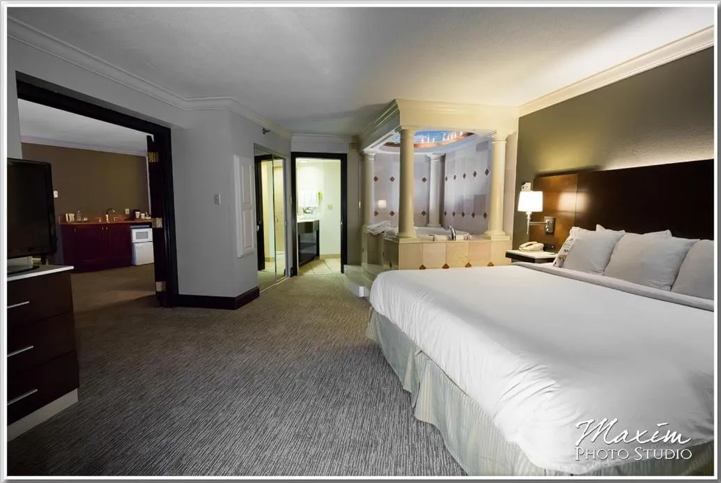 Bed in Radisson Hotel Cincinnati Riverfront