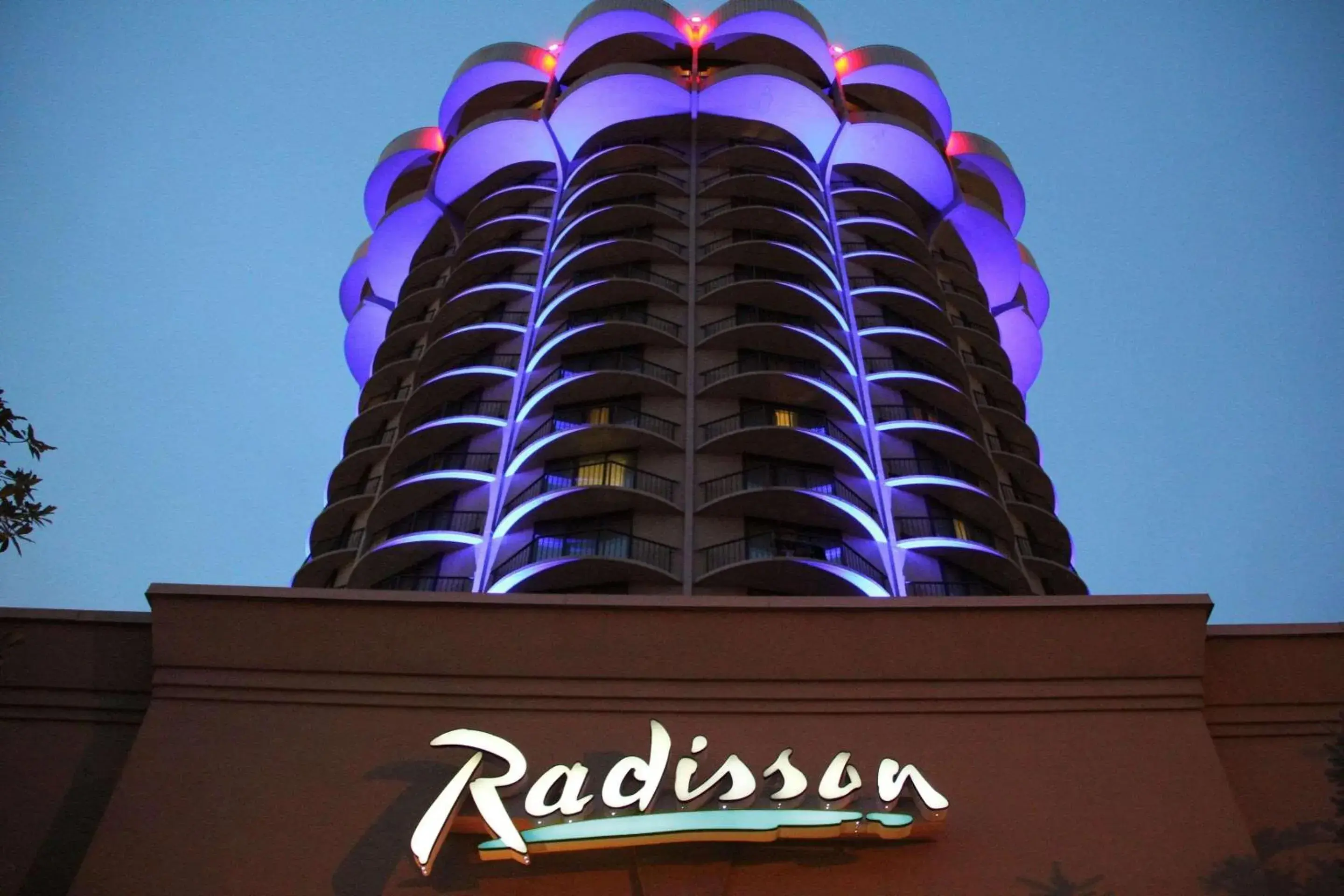 Property building in Radisson Hotel Cincinnati Riverfront Property building in Radisson Hotel Cincinnati Riverfront