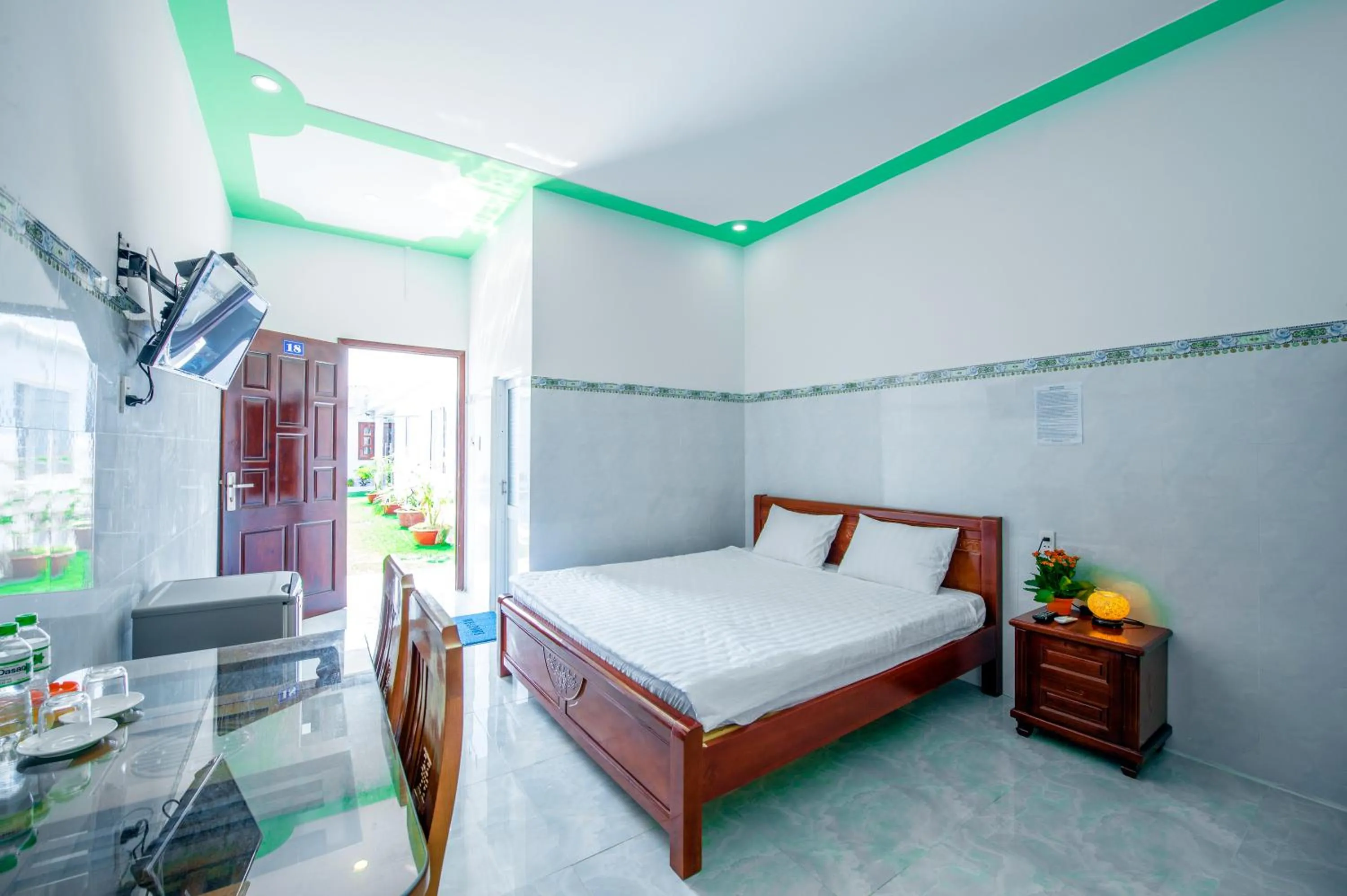 Bed in Hotel Nguyên Toàn