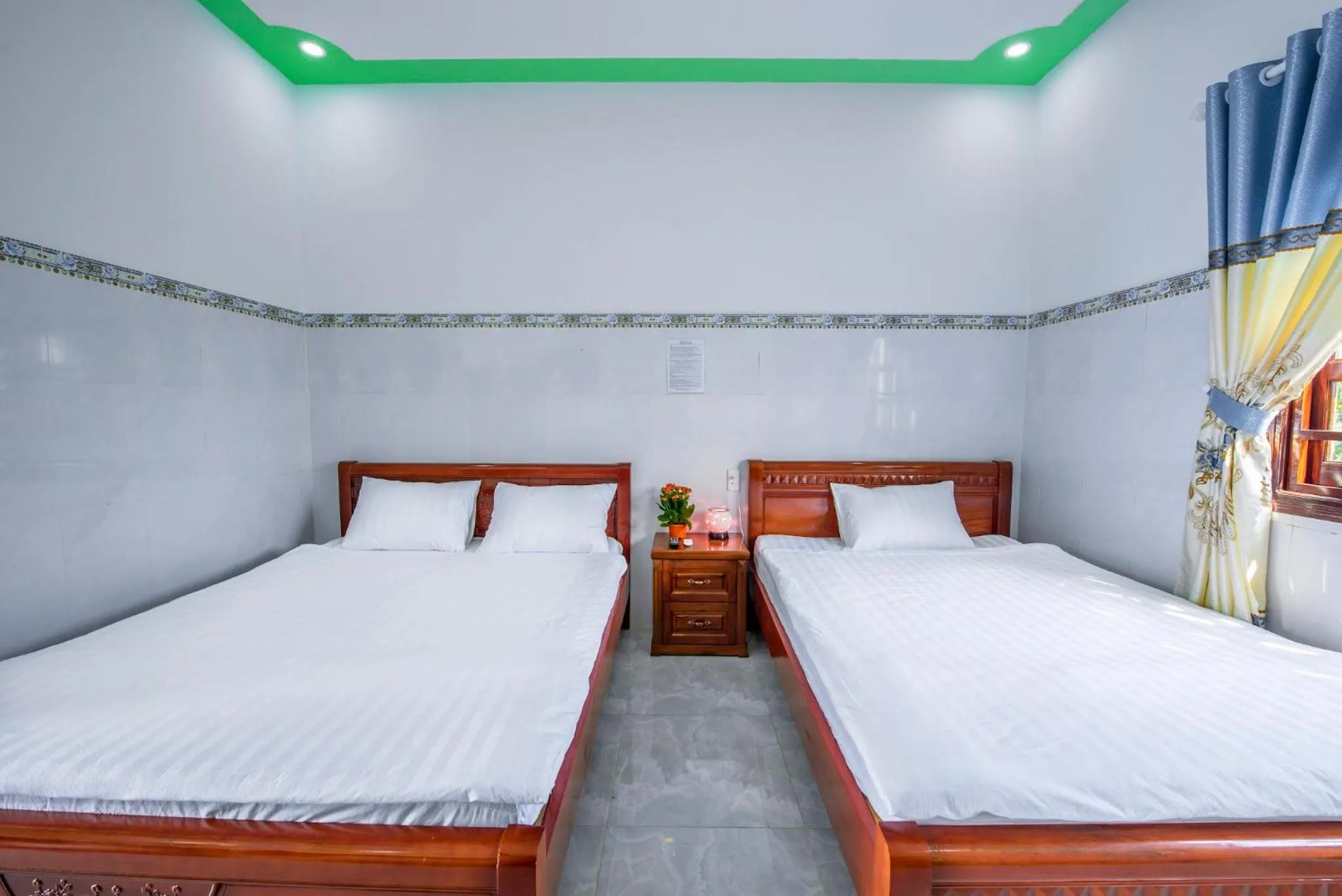 Bed in Hotel Nguyên Toàn