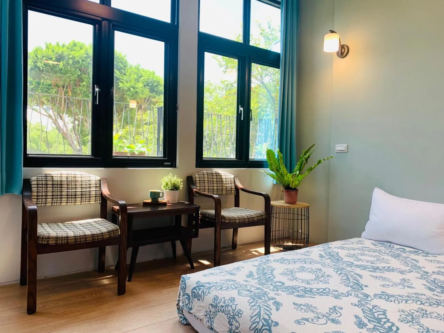 Photo of the whole room, Bed in OYAJI Guesthouse 歐野基民家宿泊