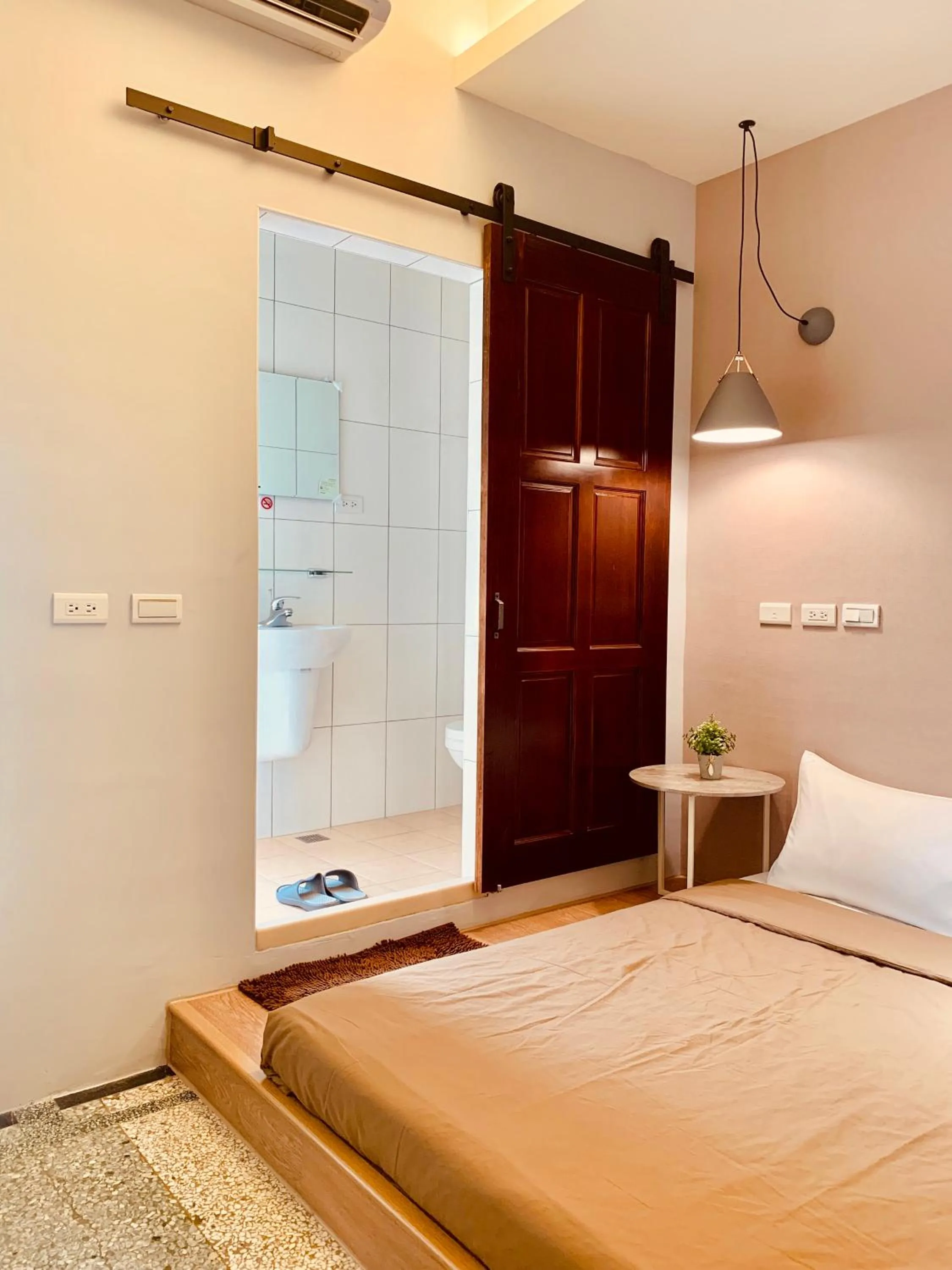 Bedroom, Bed in OYAJI Guesthouse 歐野基民家宿泊